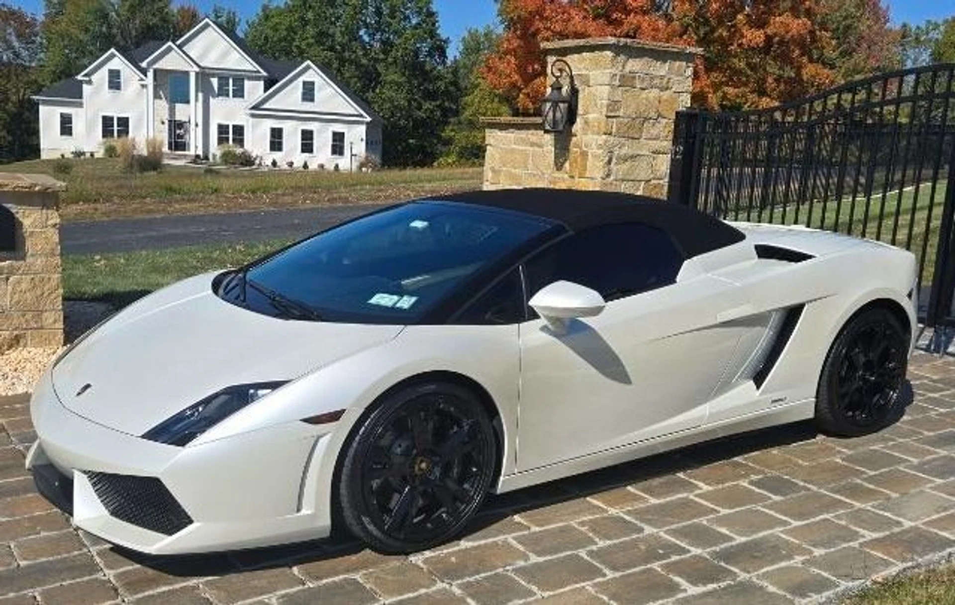 mph000_4235328976_Used_2011_Lamborghini_Gallardo_LP_560_4_Spyder_1759961653_1f779cc526