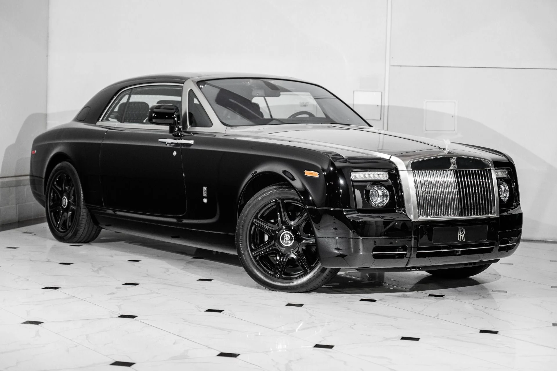 mph000_4250292221_Used_2010_Rolls_Royce_Phantom_Coupe_1760972243_9be9e89d5f