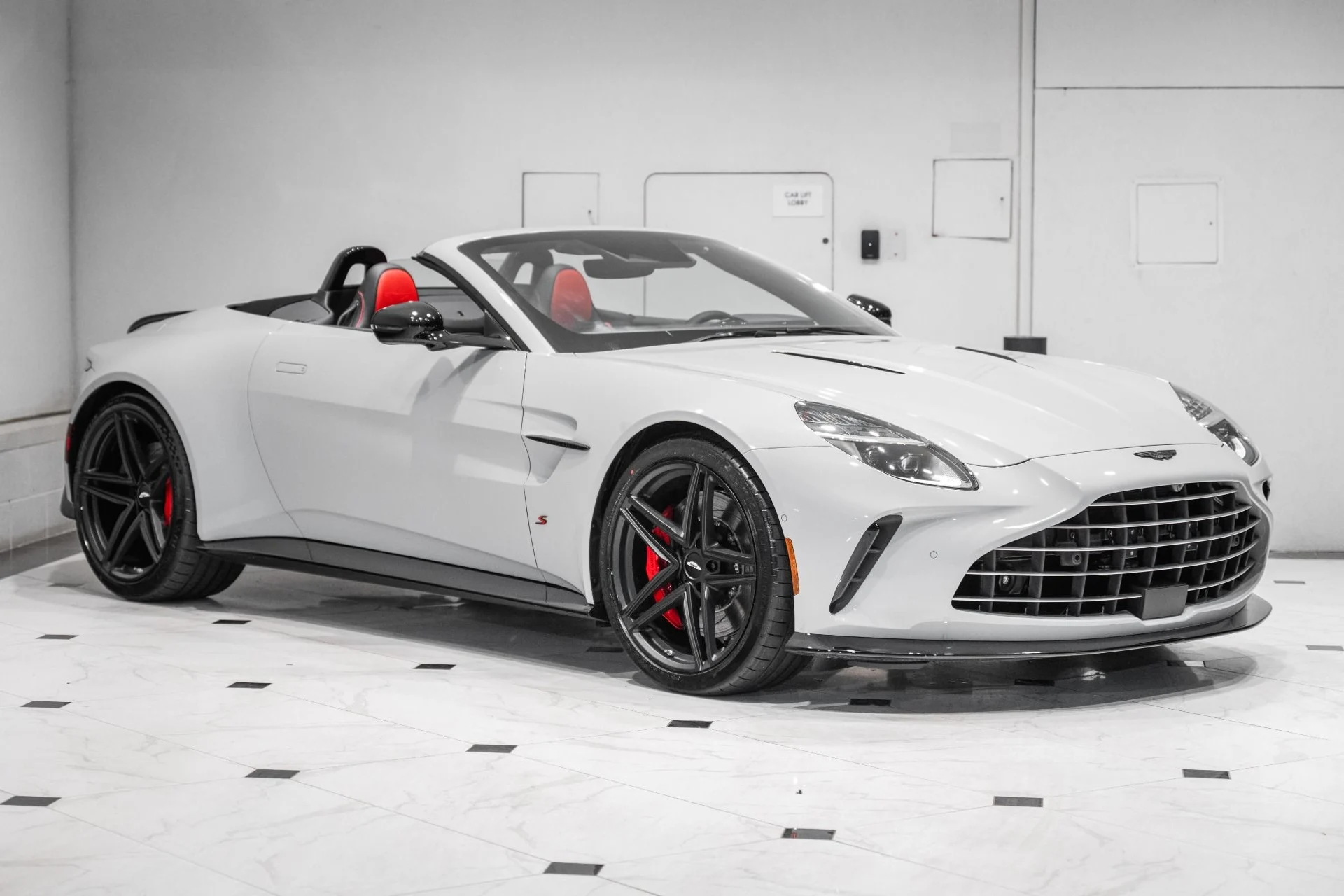 mph000_4257205681_New_2026_Aston_Martin_Vantage_S_Roadster_1786373251_8ed7c0eed3