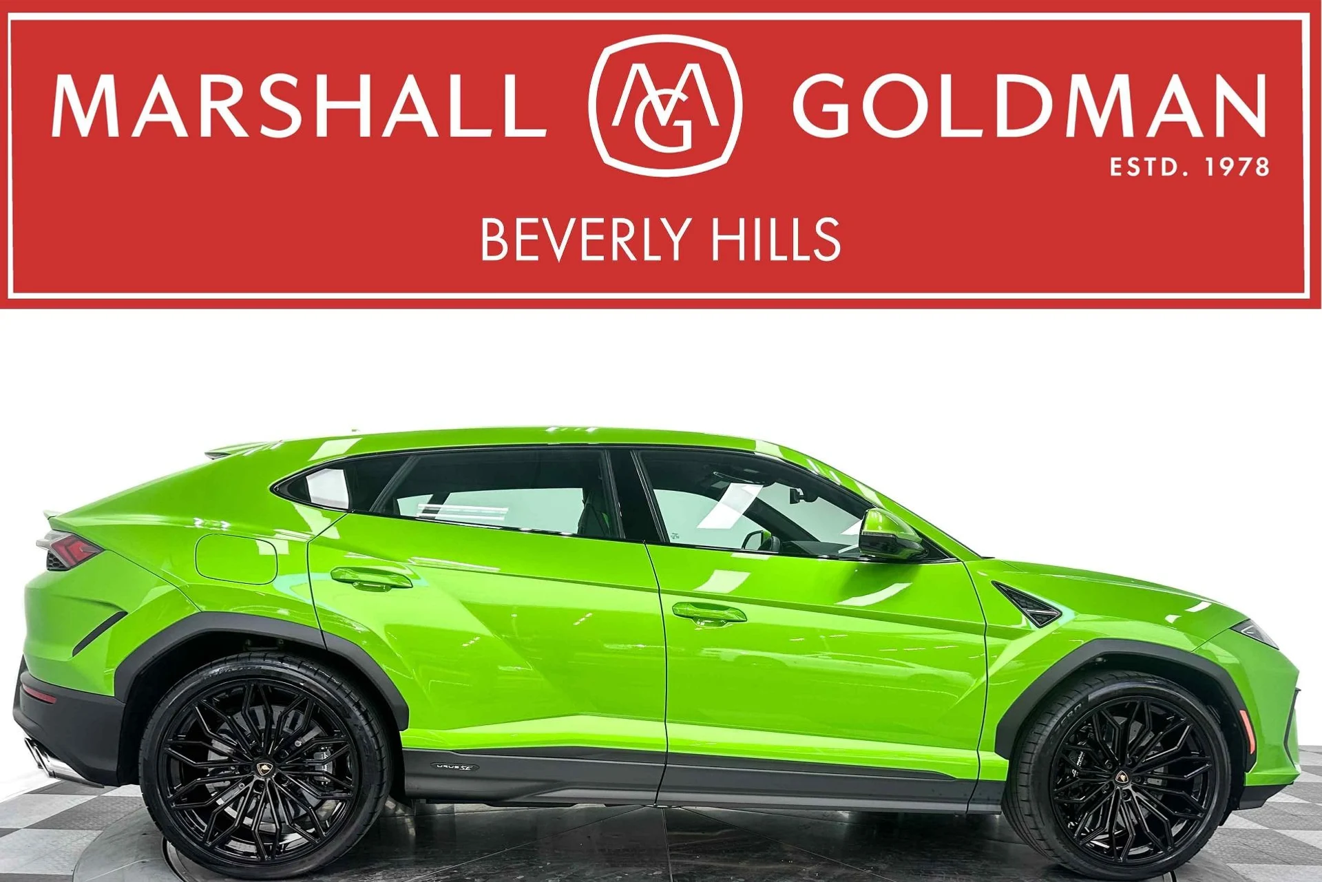 mph000_4269574969_Used_2025_Lamborghini_Urus_SE_Bicolor_Sportive_Interior_870_Miles_789_Horsepower_1772047761_a6310f0a4e