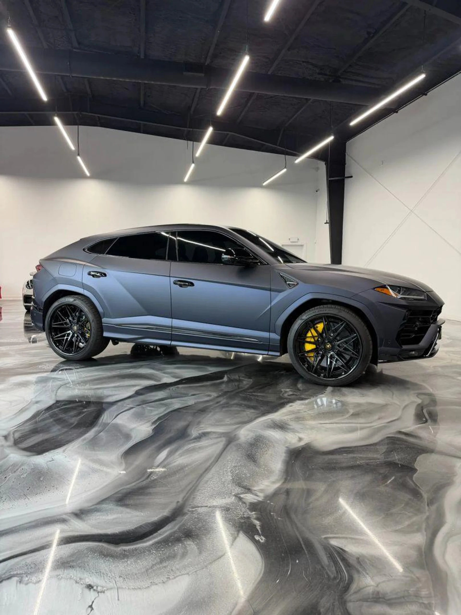 mph000_4276460944_Used_2022_Lamborghini_Urus_Sport_Utility_4_D_1784762907_0e40d3c4e6
