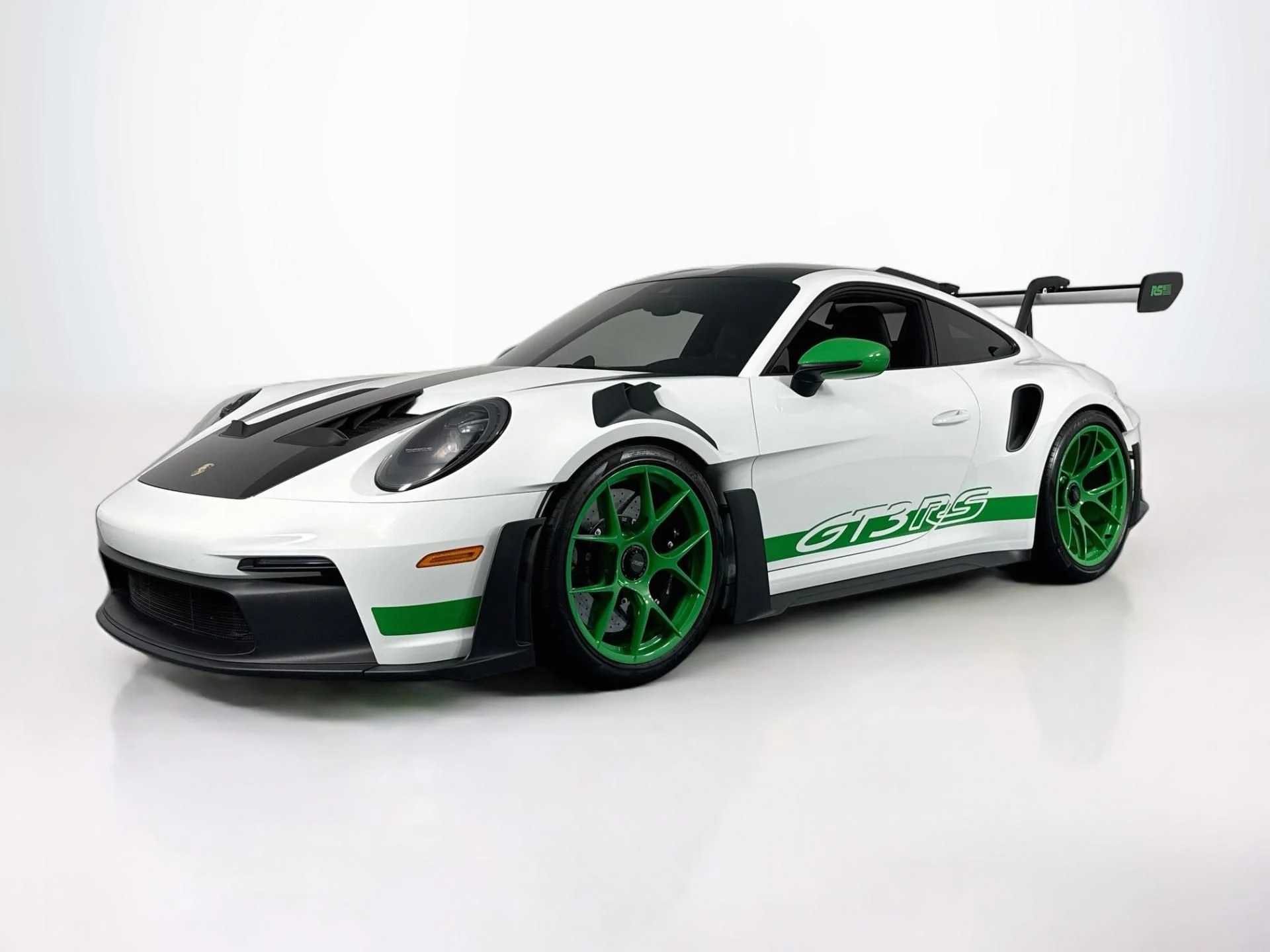 mph000_450379912_Used_2024_Porsche_911_GT_3_RS_1786469492_ebc6f594a5