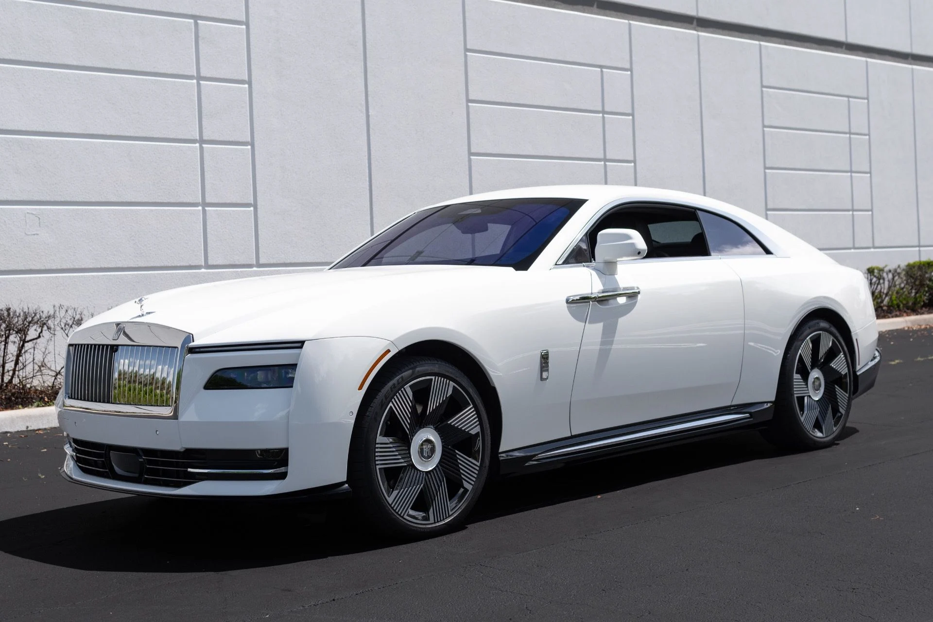 mph000_476027000_Used_2024_Rolls_Royce_Spectre_1775023108_8a1d798862