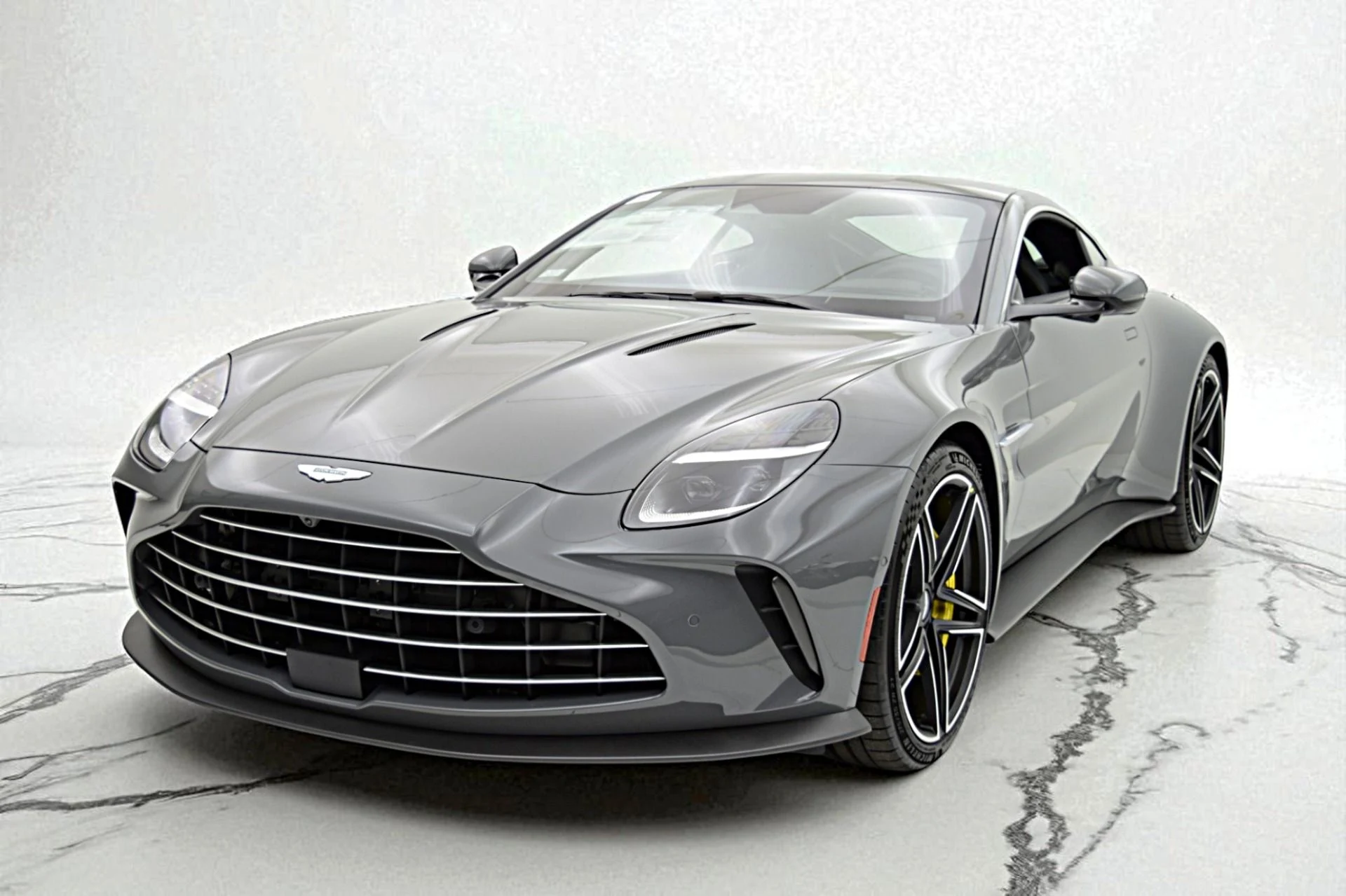 mph000_47733068_New_2026_Aston_Martin_Vantage_Coupe_10cff60949