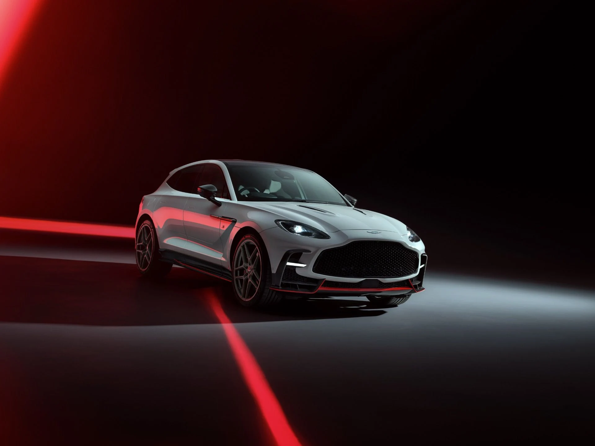 mph000_480746147_New_2026_Aston_Martin_DBX_S_02afc1f182