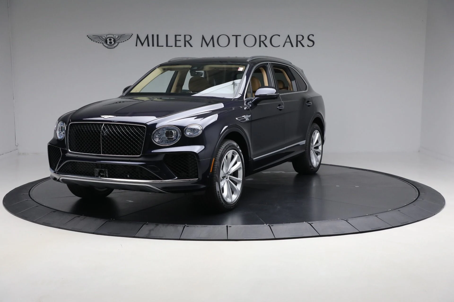 mph000_486658183_New_2025_Bentley_Bentayga_V8_5b120f69db