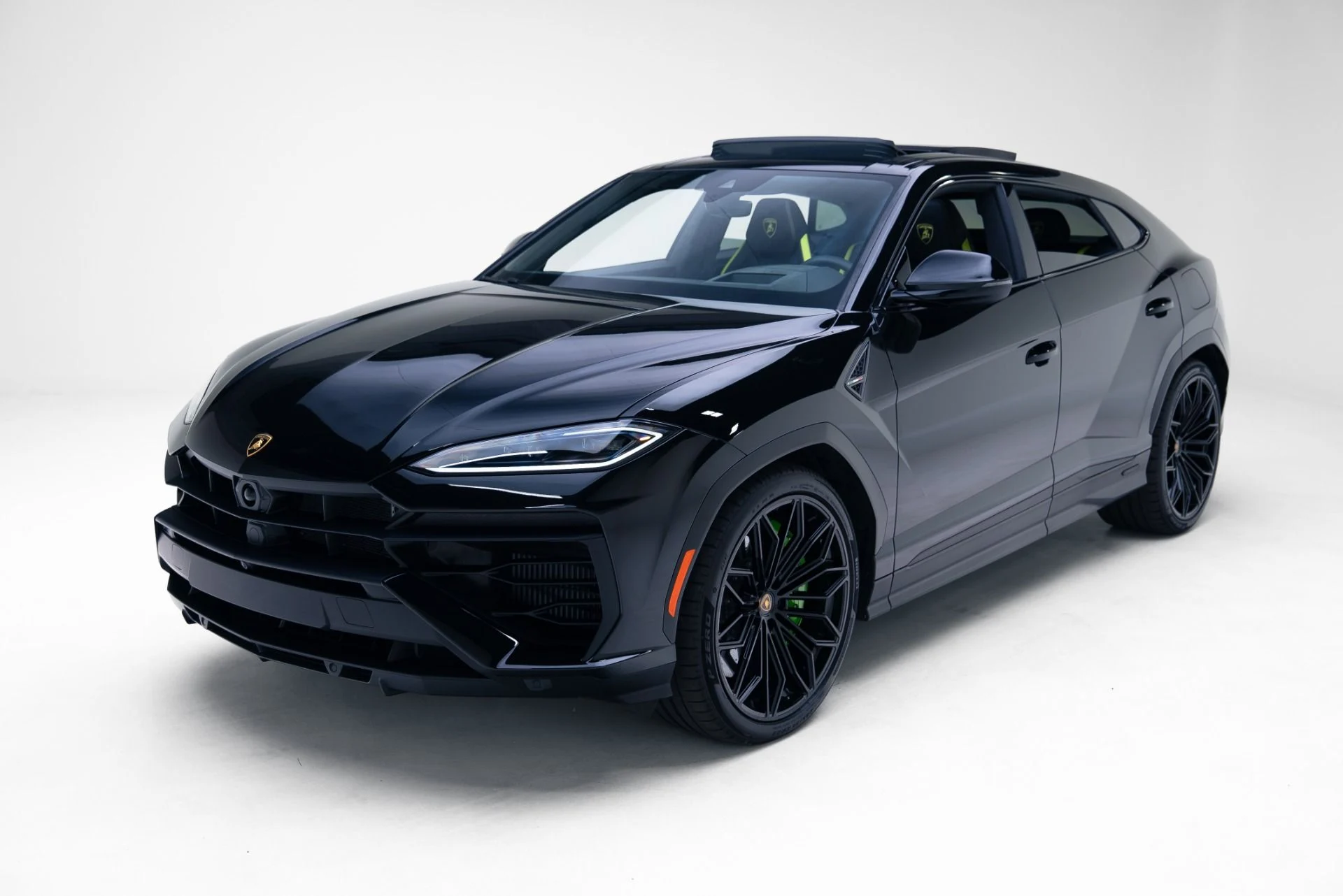 mph000_490684340_Used_2025_Lamborghini_Urus_SE_1767912119_e8b860bab7