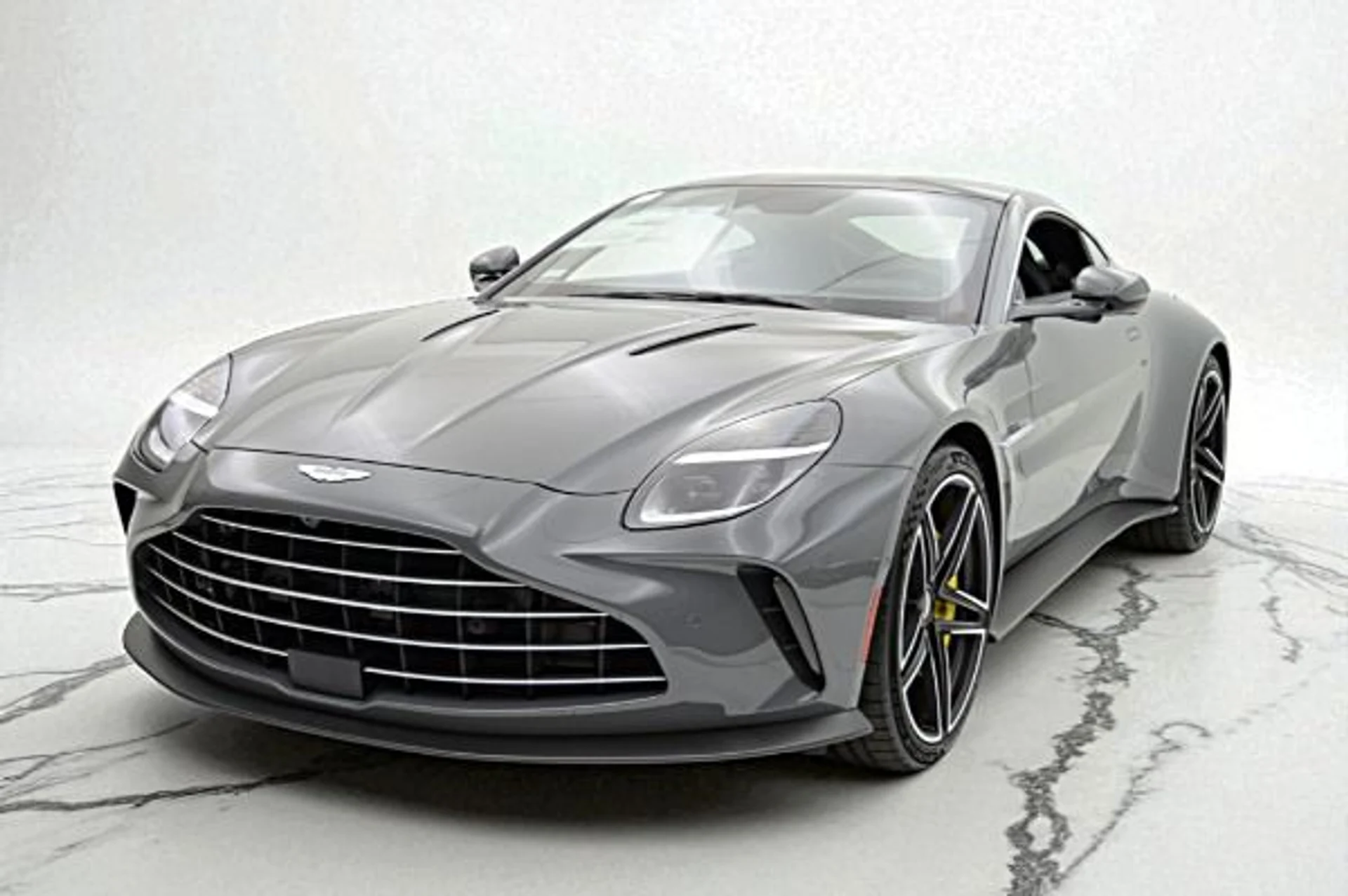 mph000_526331010_New_2026_Aston_Martin_Vantage_Coupe_f54922abbd