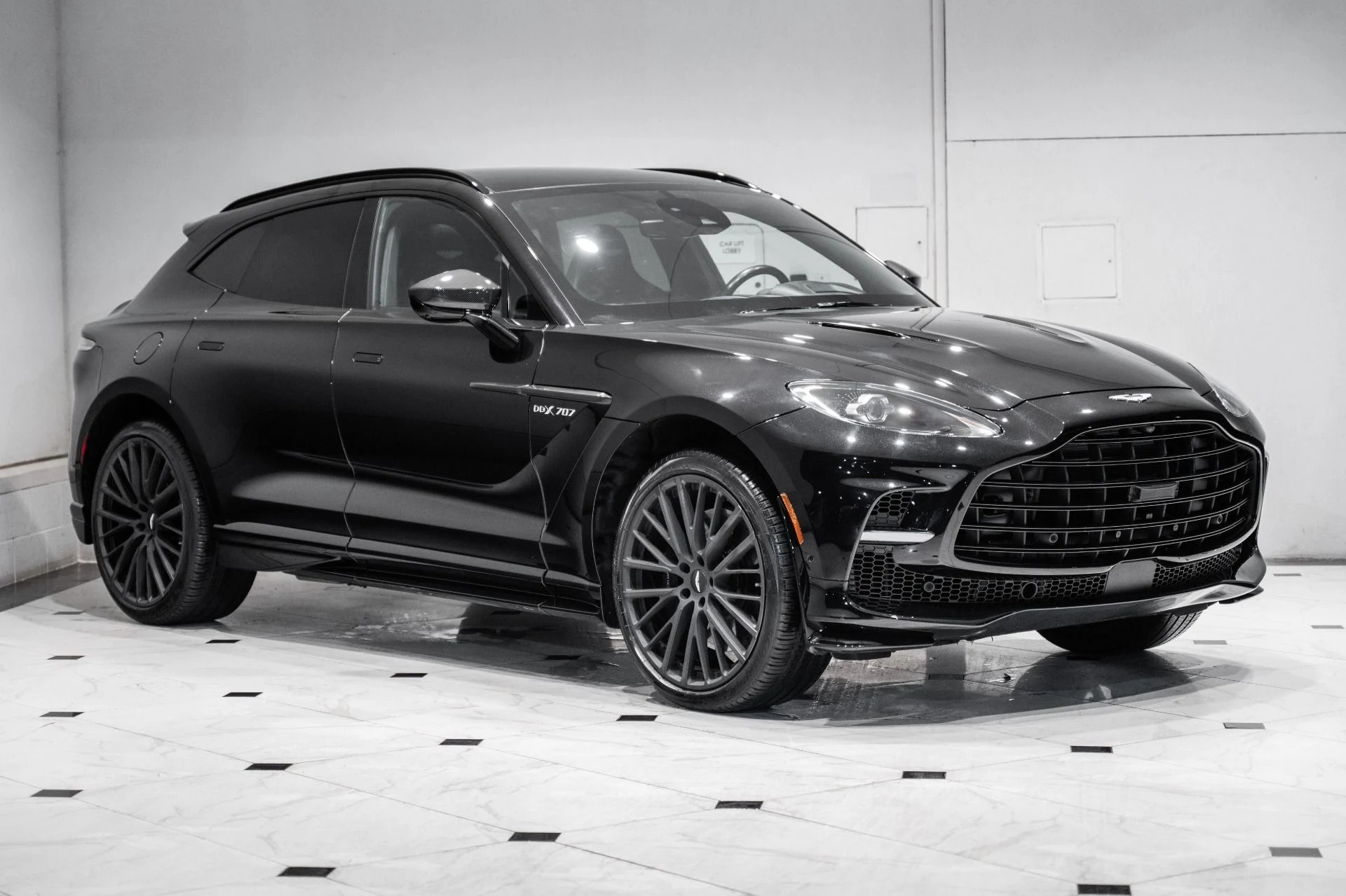 mph000_533875730_New_2023_Aston_Martin_DBX_707_1785777382_528ee72eee
