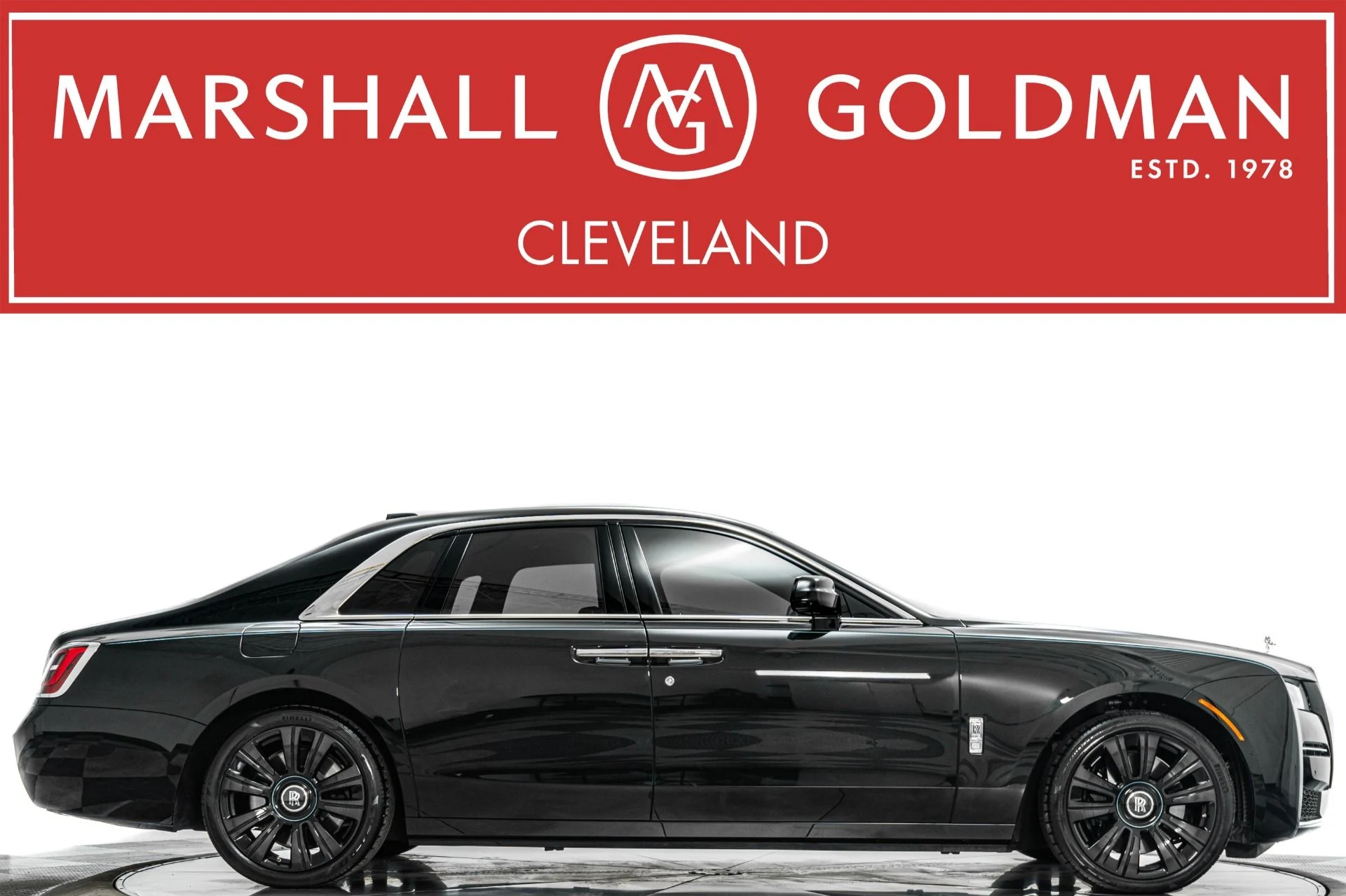 mph000_542089435_Used_2022_Rolls_Royce_Ghost_The_Ghost_Package_Turquoise_Accents_Illuminated_Fascia_1774388734_6c38035d71