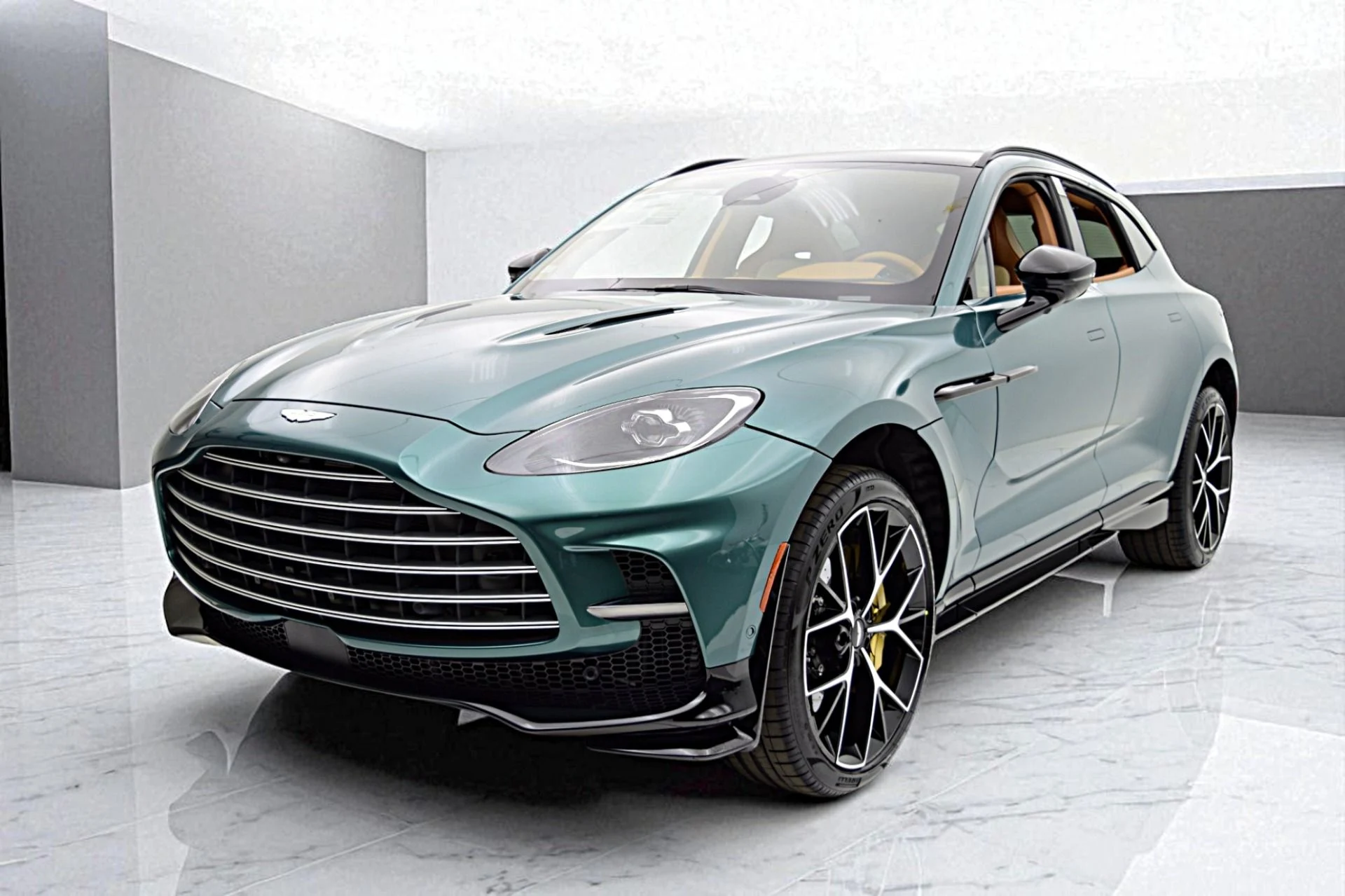 mph000_553896788_New_2025_Aston_Martin_DBX_707_a03722013f
