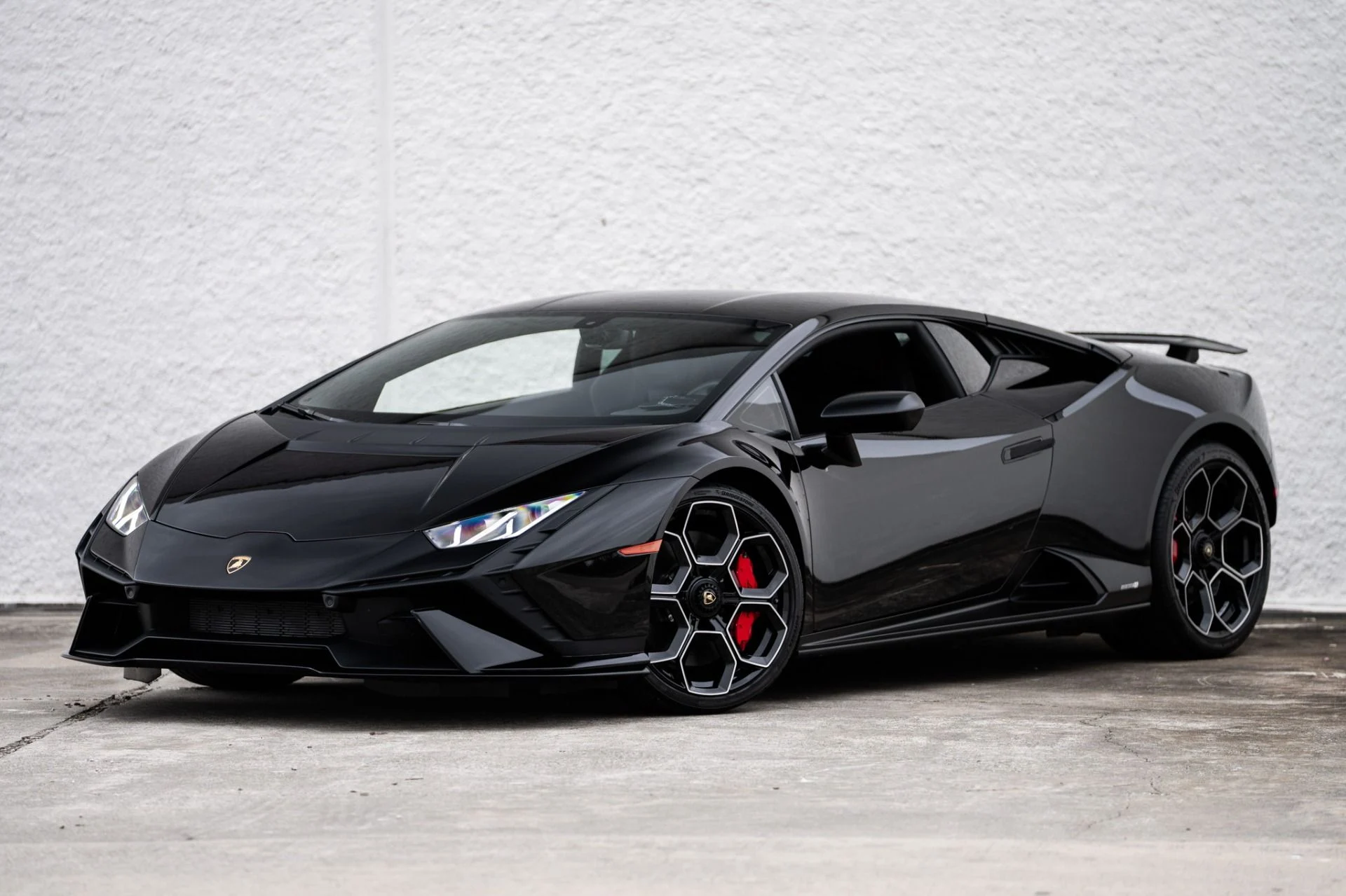 mph000_569347634_Used_2023_Lamborghini_Huracan_Tecnica_1768943844_4b51f5b055