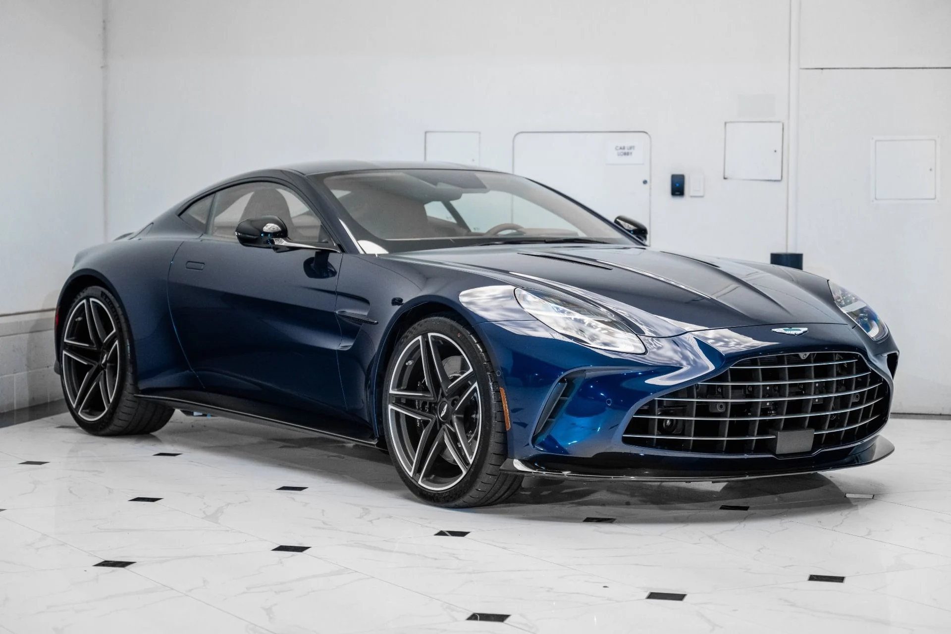 mph000_577204211_New_2026_ASTON_MARTIN_VANTAGE_1759243442_e0a3fa14e3