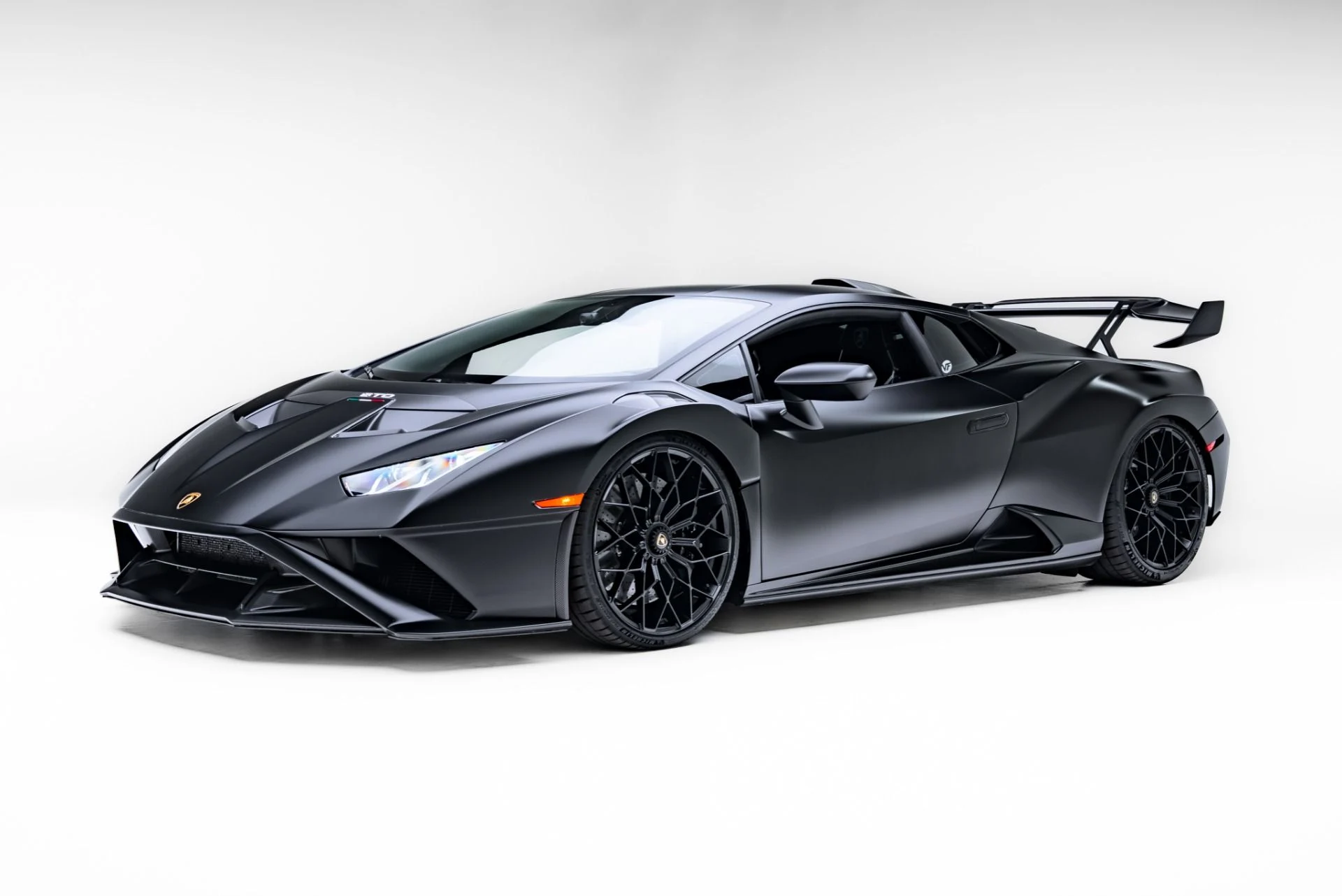 mph000_581981821_Used_2022_Lamborghini_Huracan_STO_1771971427_48b1bed150