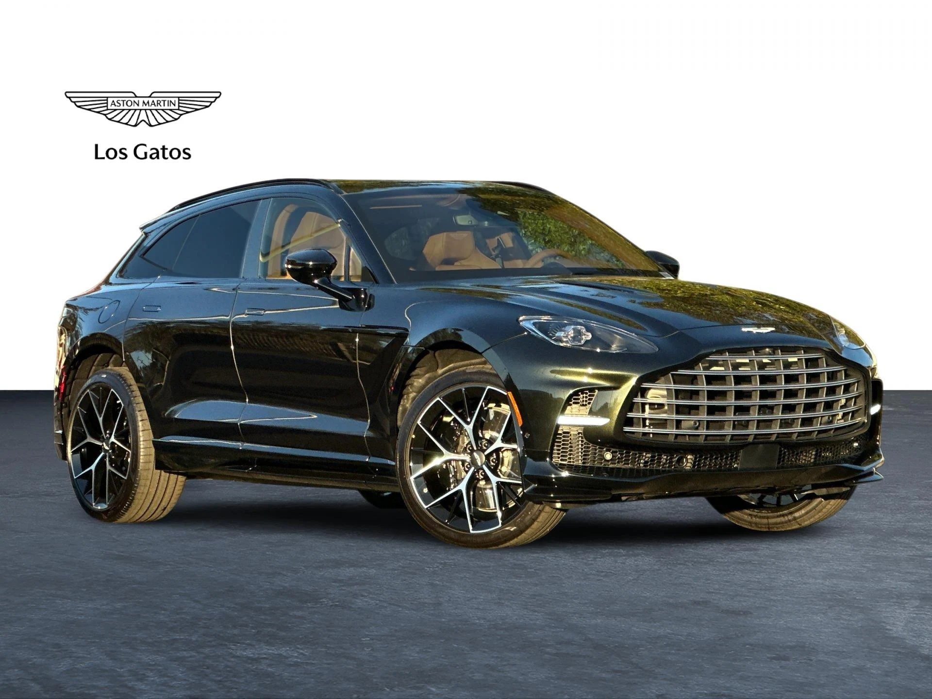 mph000_613502296_New_2026_Aston_Martin_DBX_707_1765379211_cf71e86629