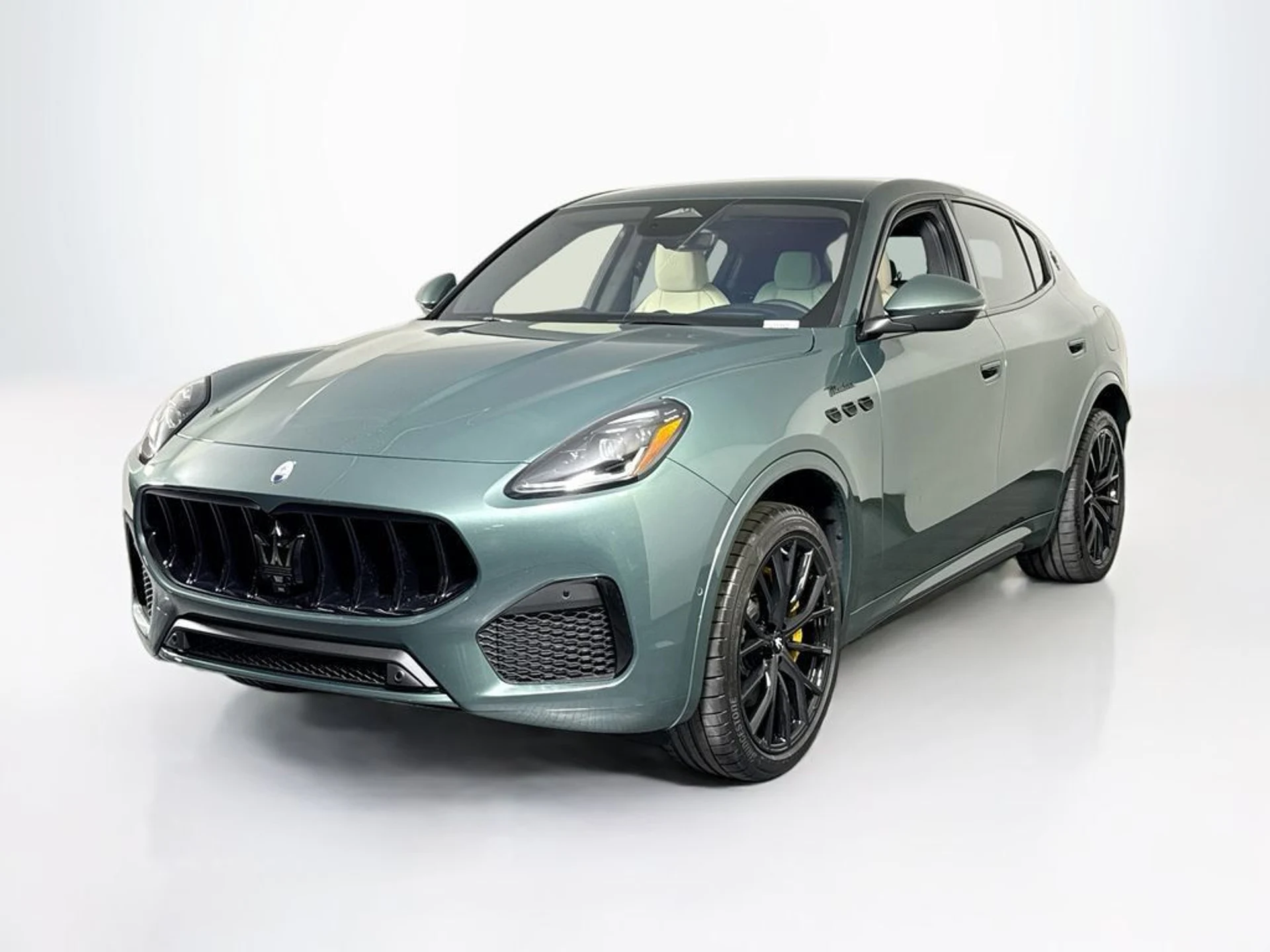 mph000_62951411_new_2026_maserati_grecale_modenaawd_11350_23061012_1_1024_818a5f972a