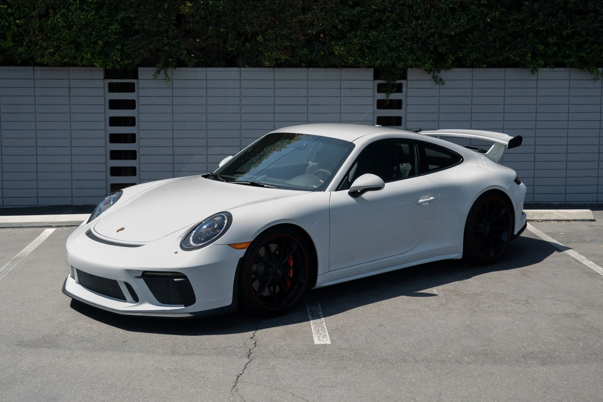 mph000_645645945_Used_2018_Porsche_911_GT_3_1756851687_67025e5eeb