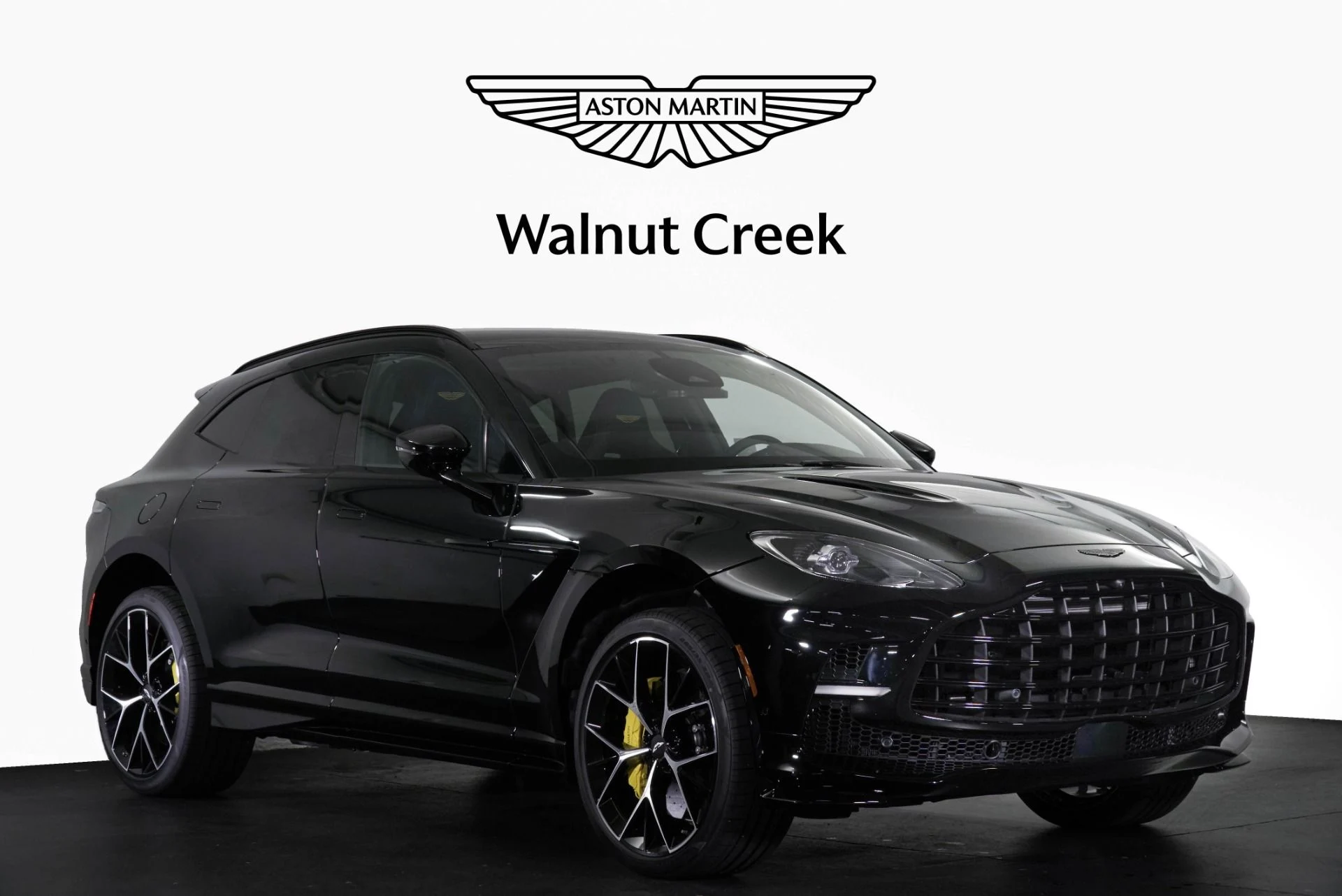 mph000_645728722_New_2026_Aston_Martin_DBX_707_1765560873_0acfe605f1