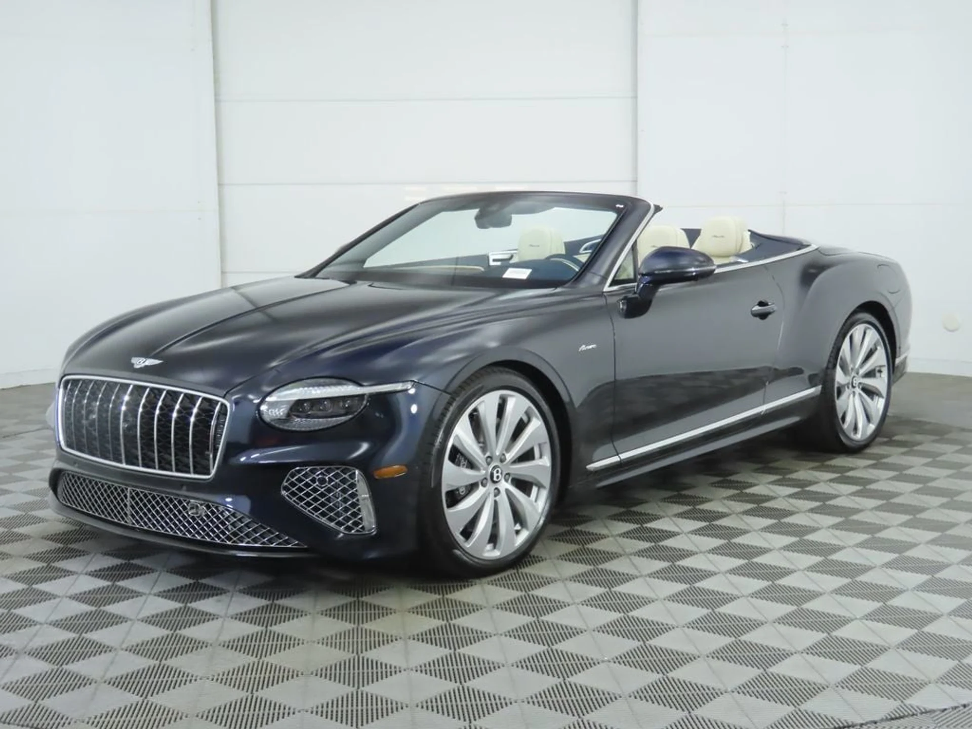 mph000_669191094_new_2026_bentley_continental_gtc_8119_22946843_1_1024_70d0a4a561