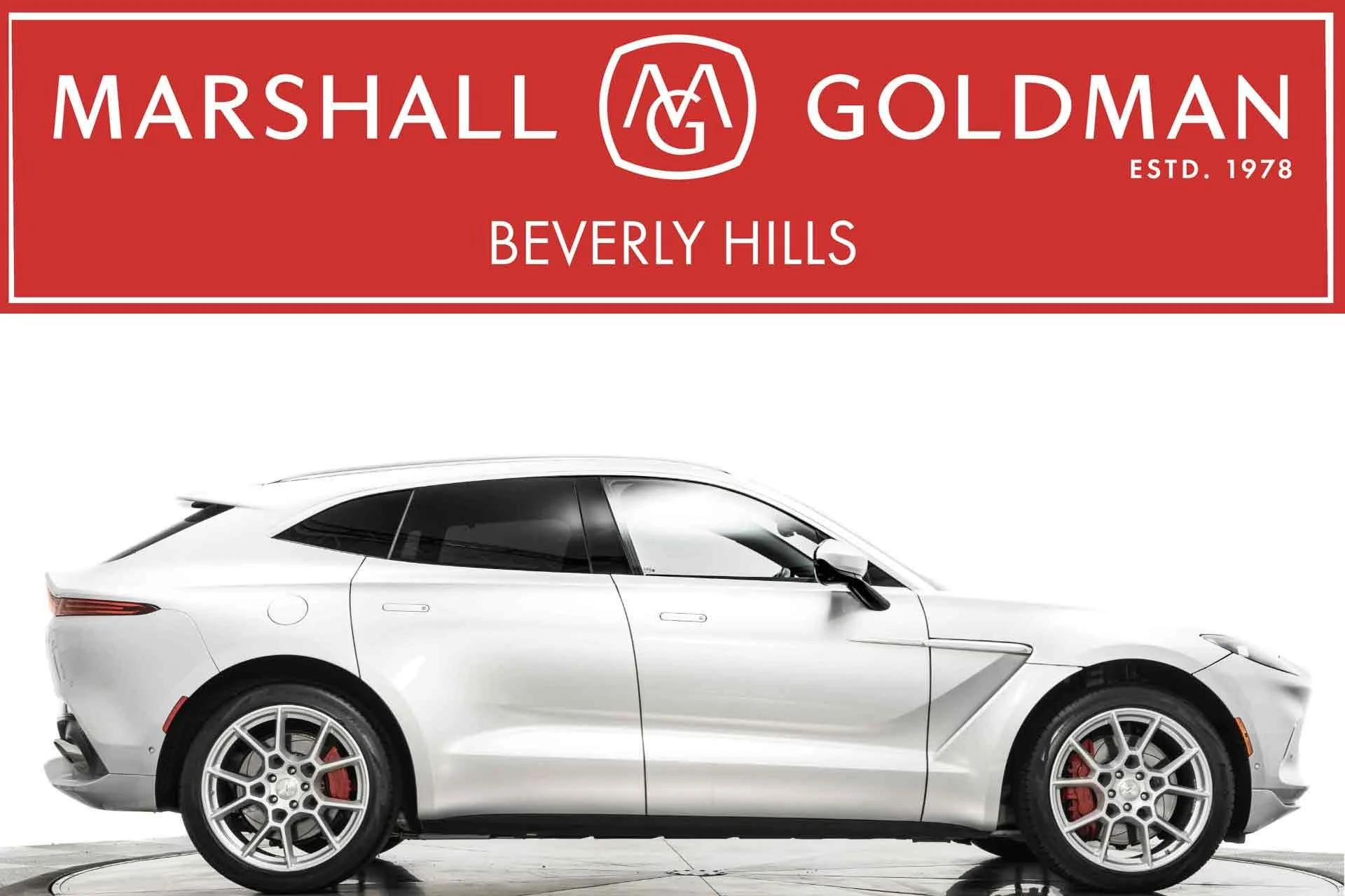 mph000_669792165_Used_2022_Aston_Martin_DBX_Inspire_Interior_Panoramic_Glass_Roof_1768847511_55d7cc796e