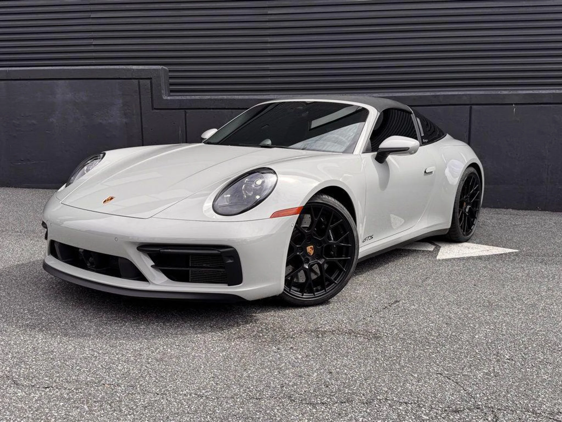 mph000_691148961_qia9_FQ_32_L_Cr_GDO_30_H6_Ov_Hq_Ou_SWE_f6e8444943