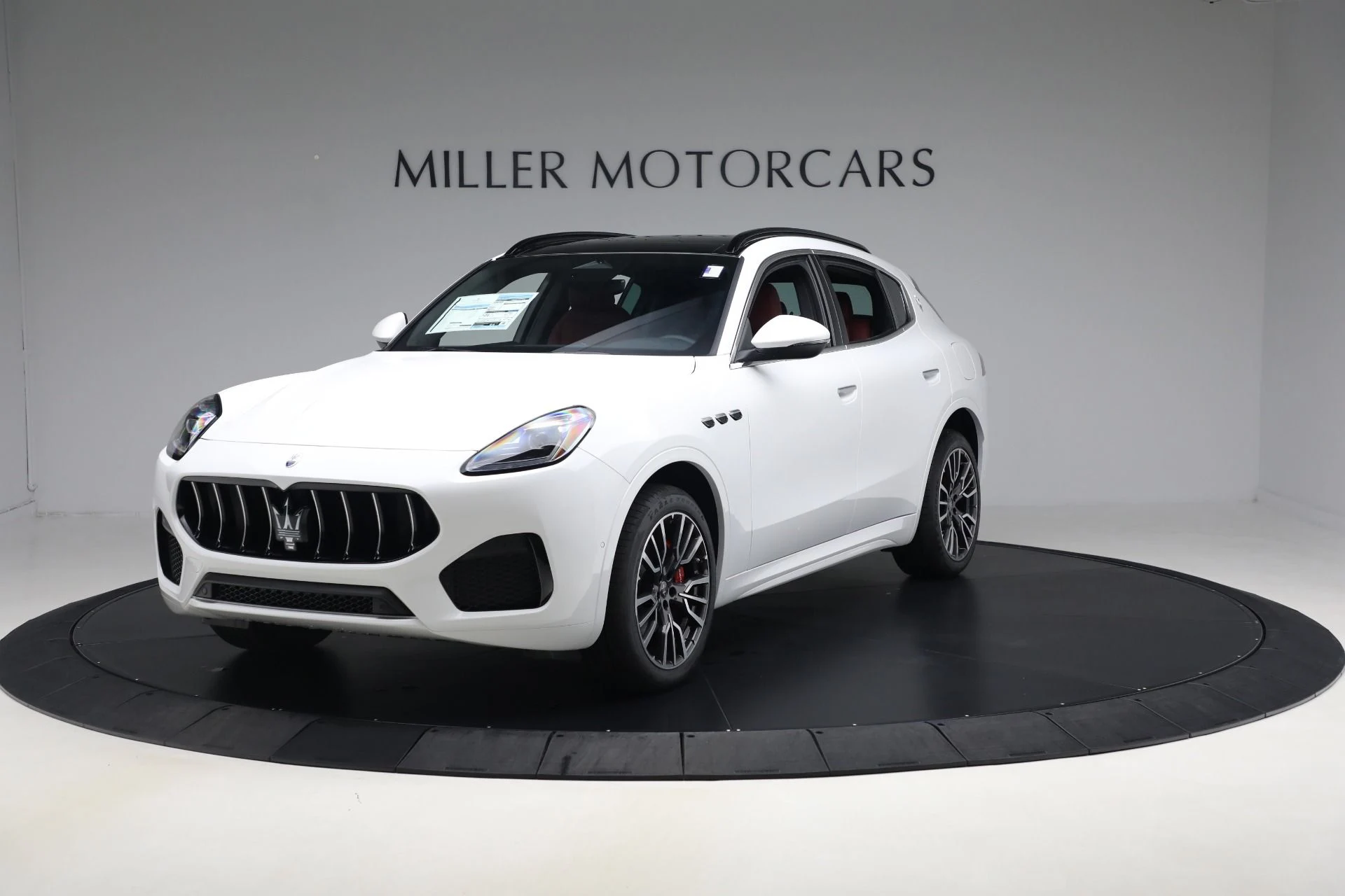 mph000_72381324_New_2025_Maserati_Grecale_91132fadc3
