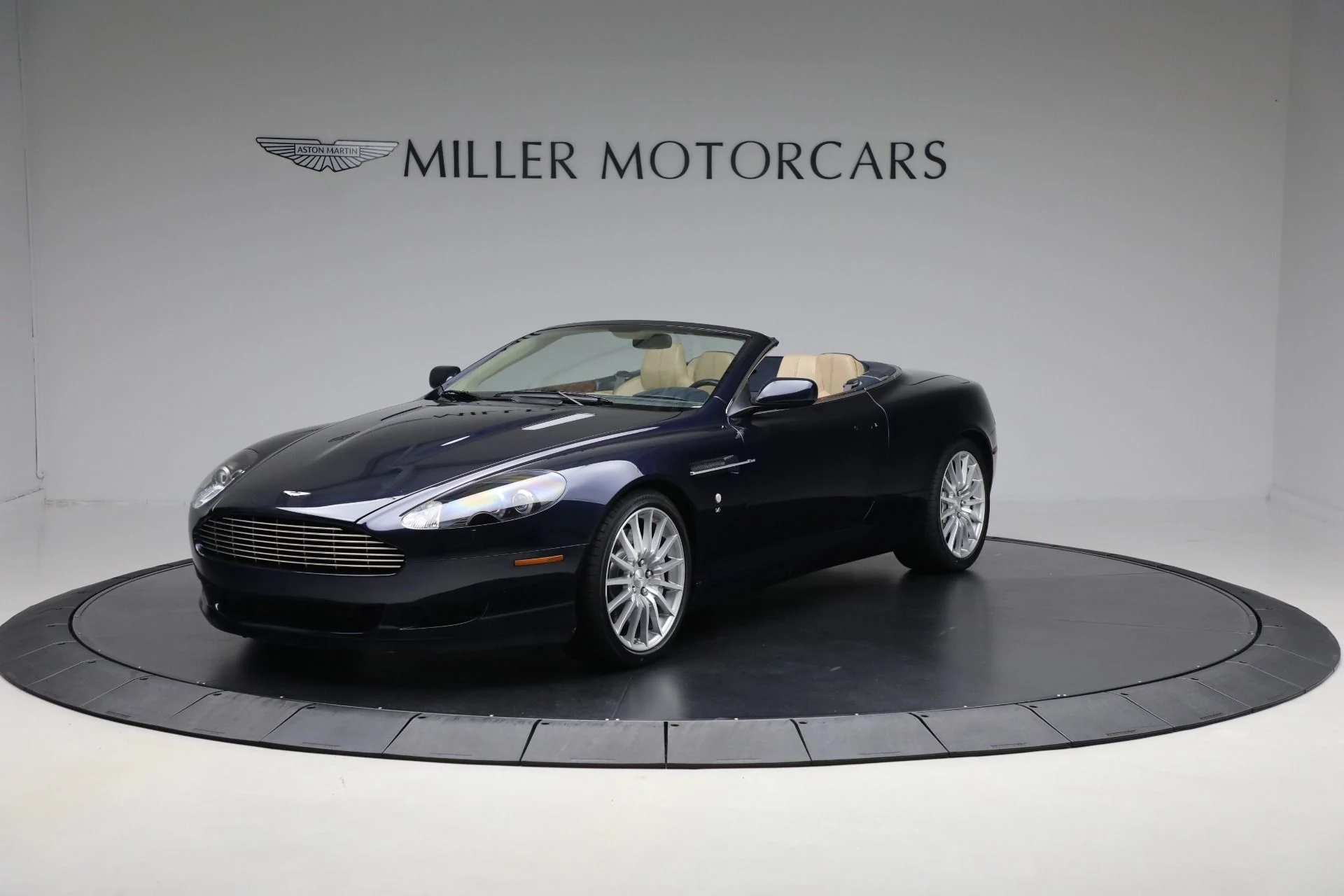 mph000_755642200_Used_2007_Aston_Martin_DB_9_Volante_ece6140d66