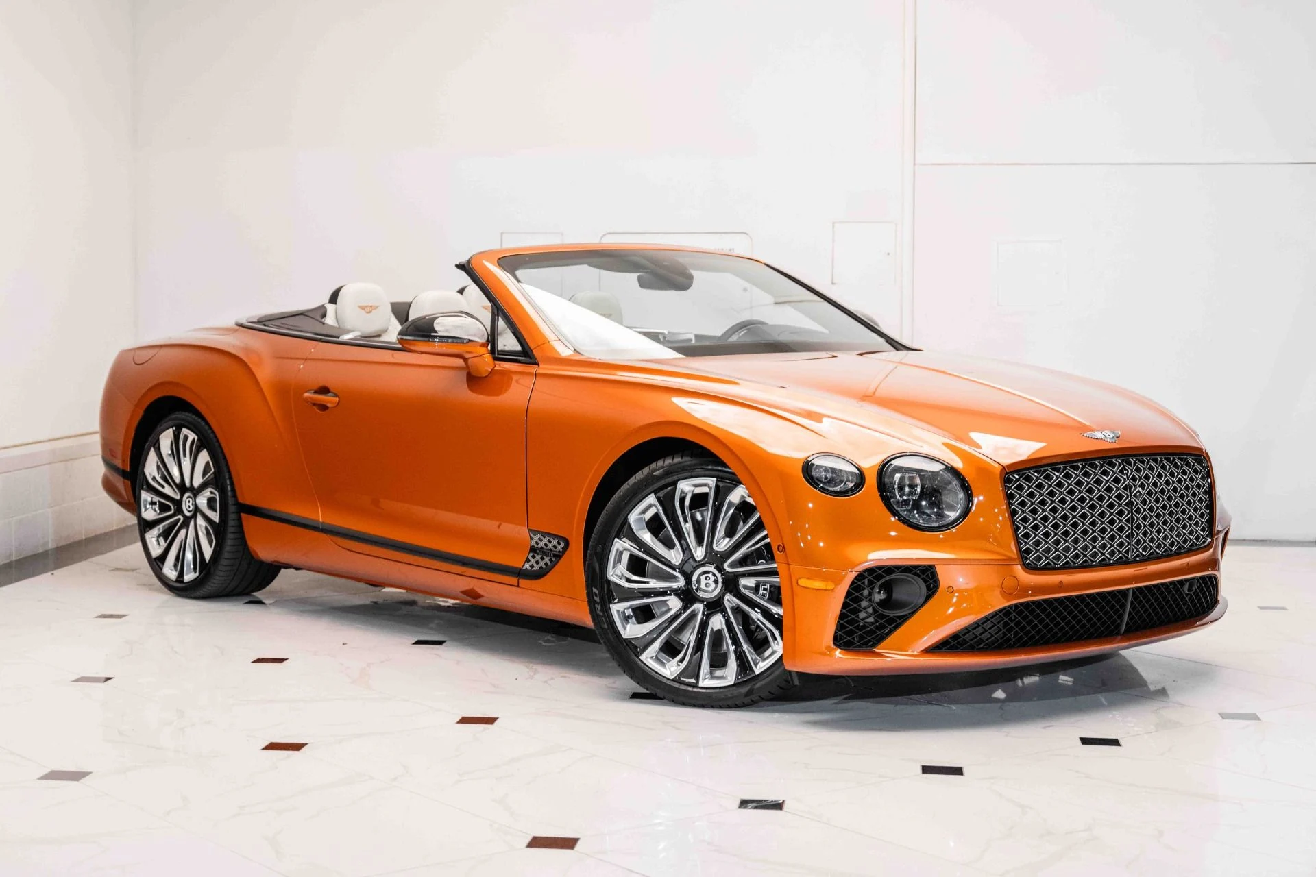 mph000_75743379_Used_2024_Bentley_Continental_GTC_Mulliner_W12_1720134236_e10cf95280