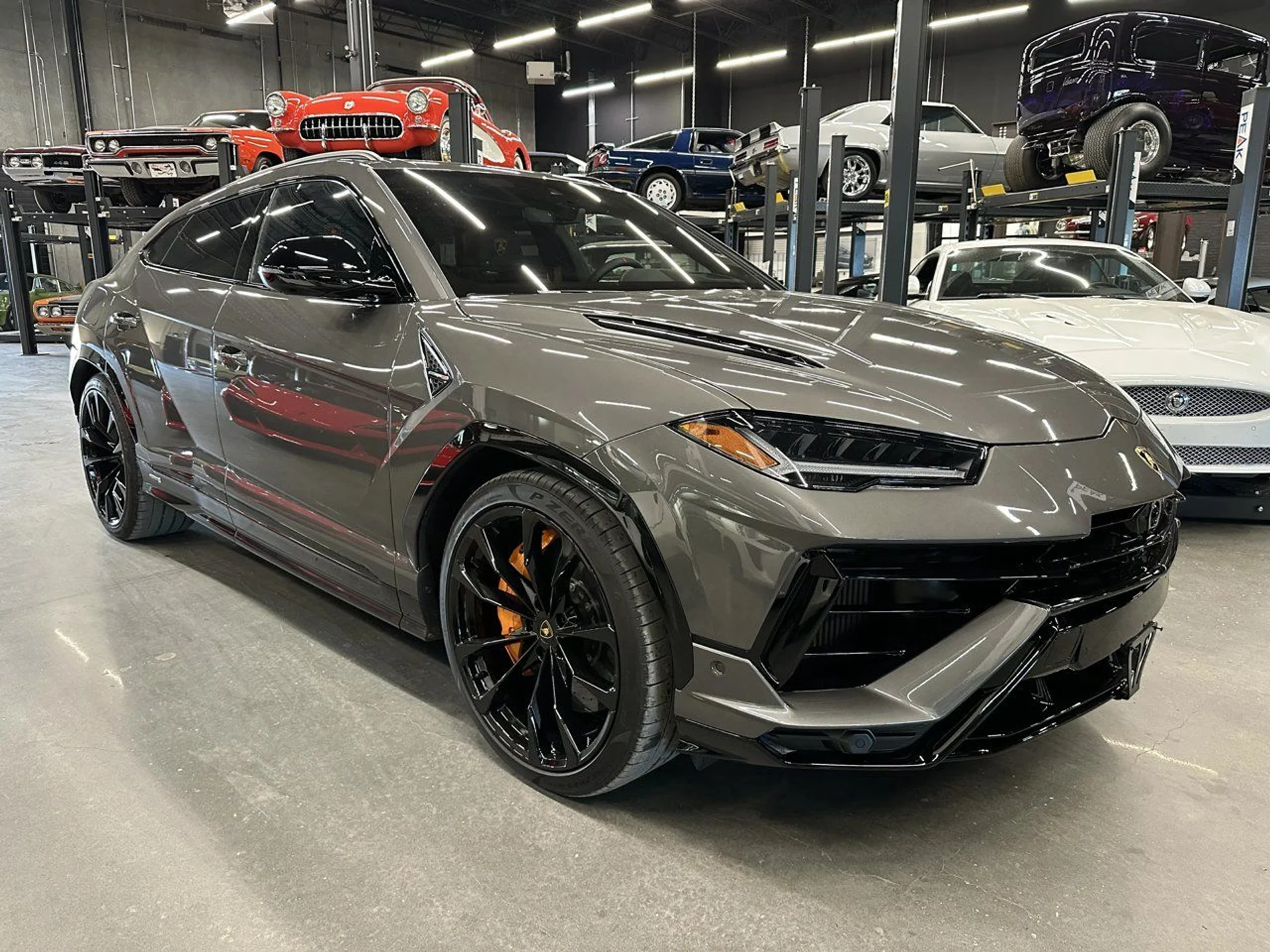 mph000_75855173_lamborghini_urus_2024_fade07bcf0