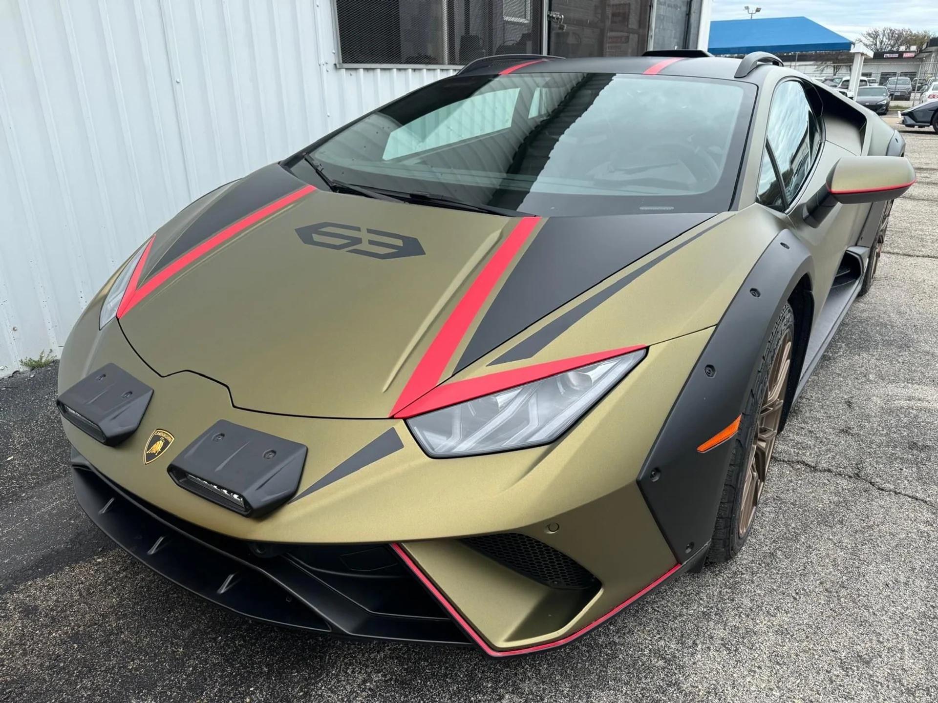 mph000_762607502_Used_2024_Lamborghini_Huracan_Sterrato_1764024826_79924d04bb