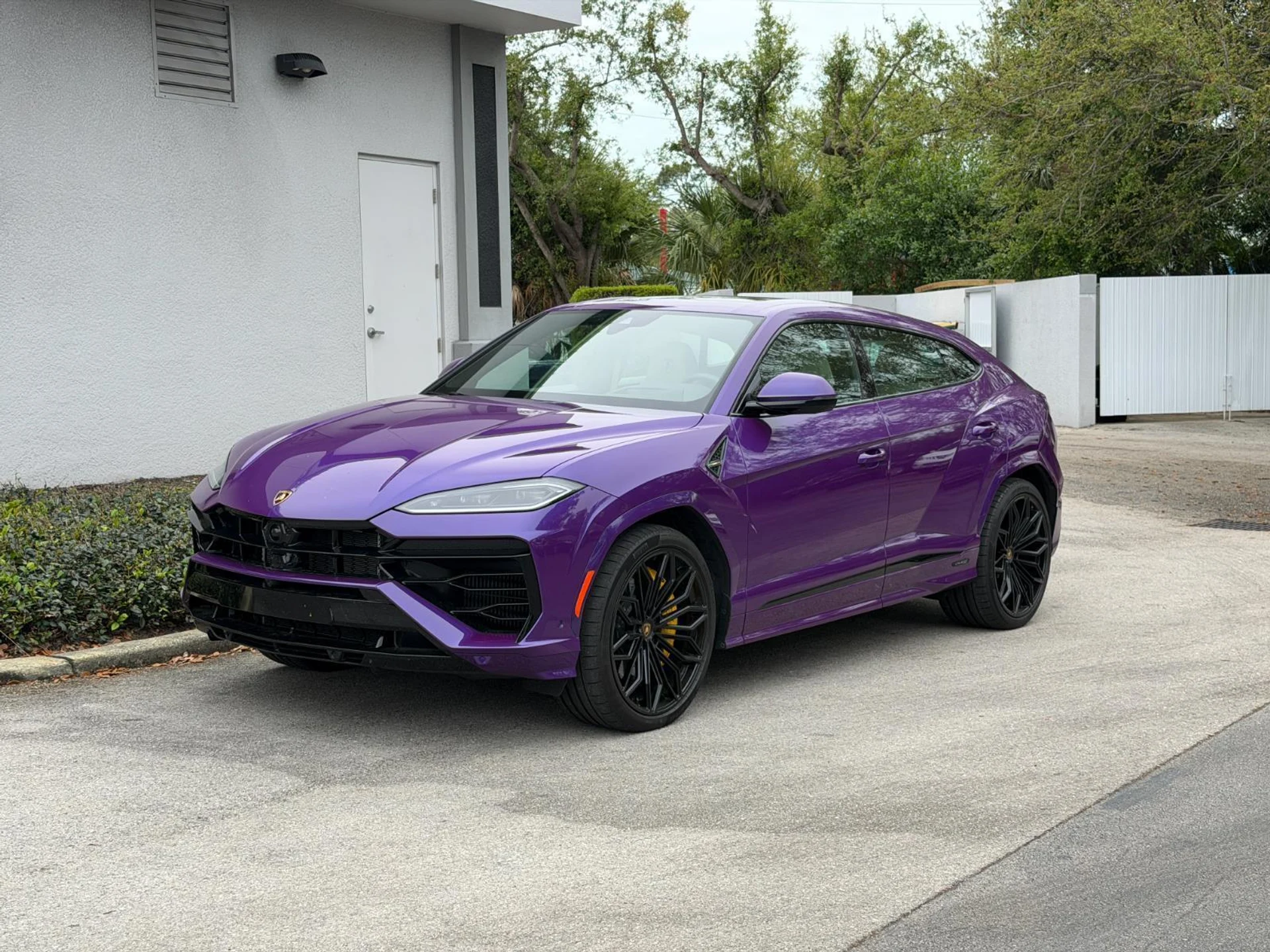 mph000_782017404_Used_2025_Lamborghini_Urus_SE_1773781655_f30f315641