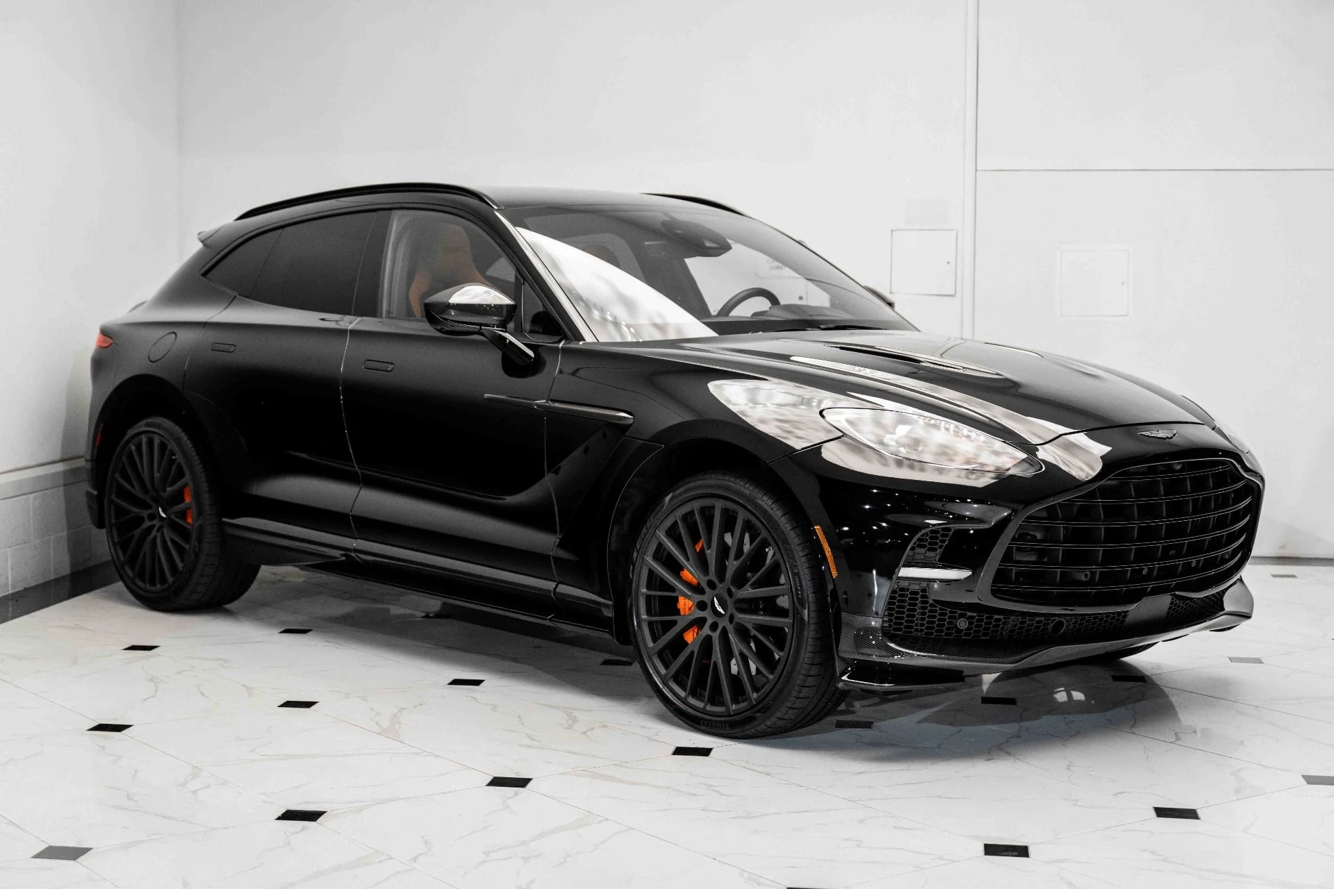 mph000_794116851_Used_2023_Aston_Martin_DBX_707_1729954912_4638d930e2