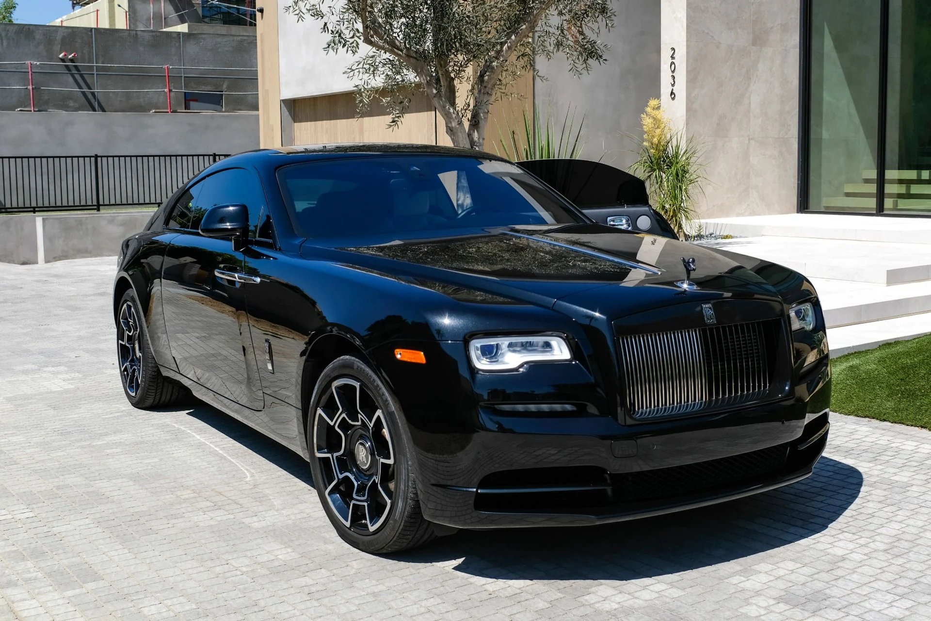 mph000_821146105_Used_2017_Rolls_Royce_Wraith_1753316356_d3fa051c35