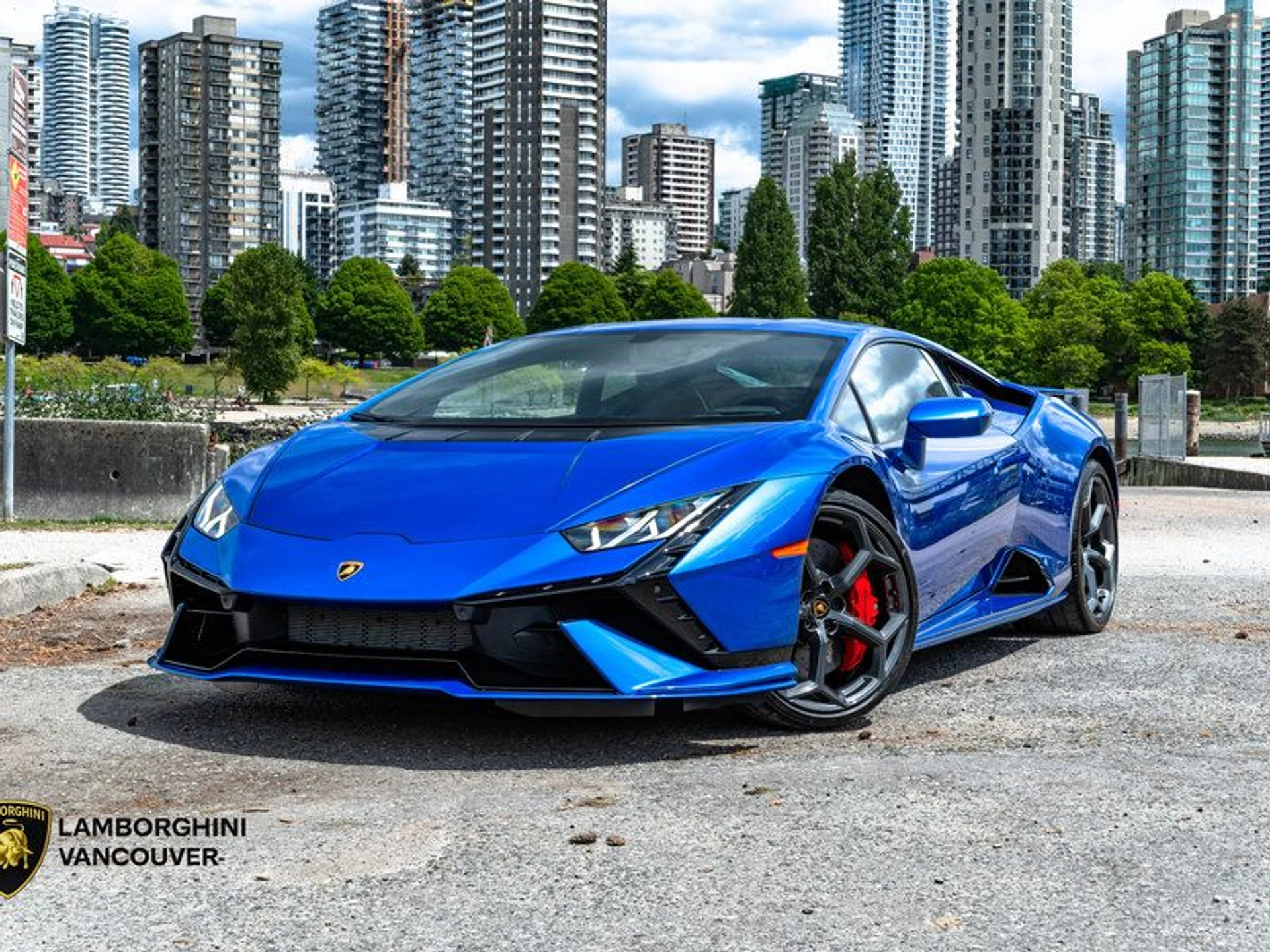 mph000_85904753_38386460_01607_2023_lamborghini_huracan_001_8c25dd8cca