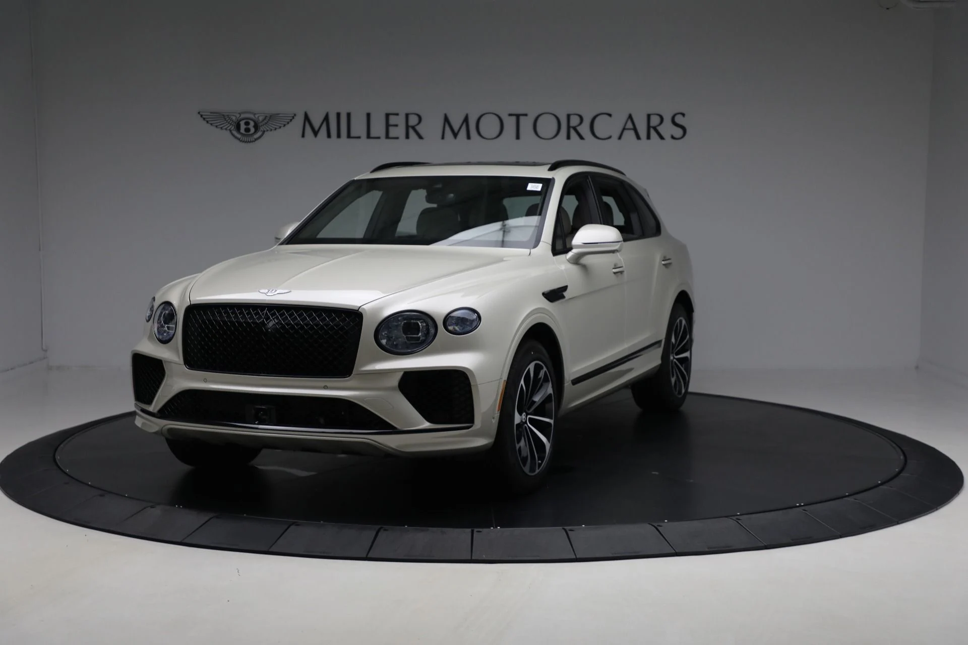 mph000_860540661_New_2025_Bentley_Bentayga_V8_8093e8297f