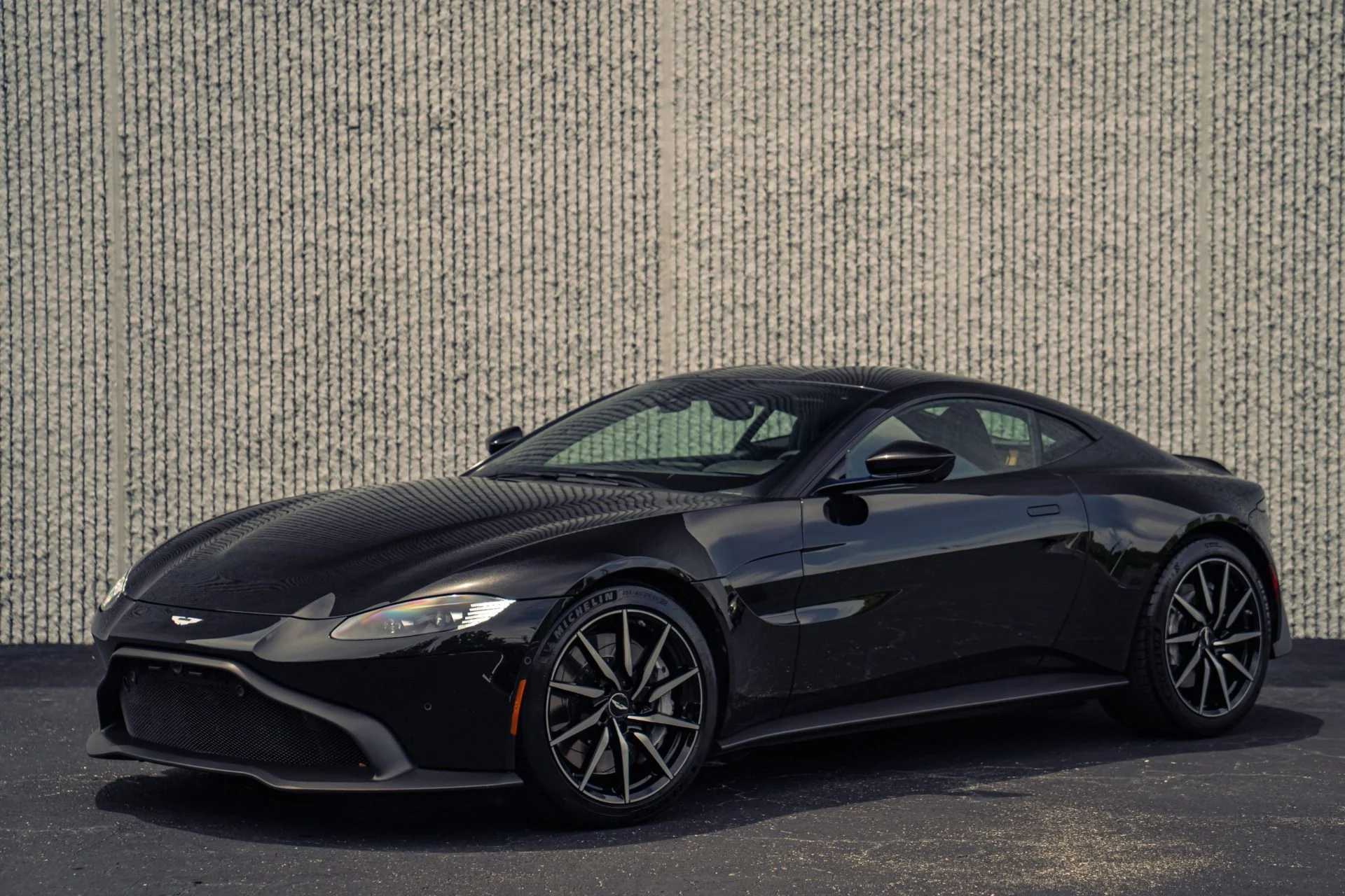 mph000_861043587_Used_2020_Aston_Martin_Vantage_1786737751_2447fd3fc1