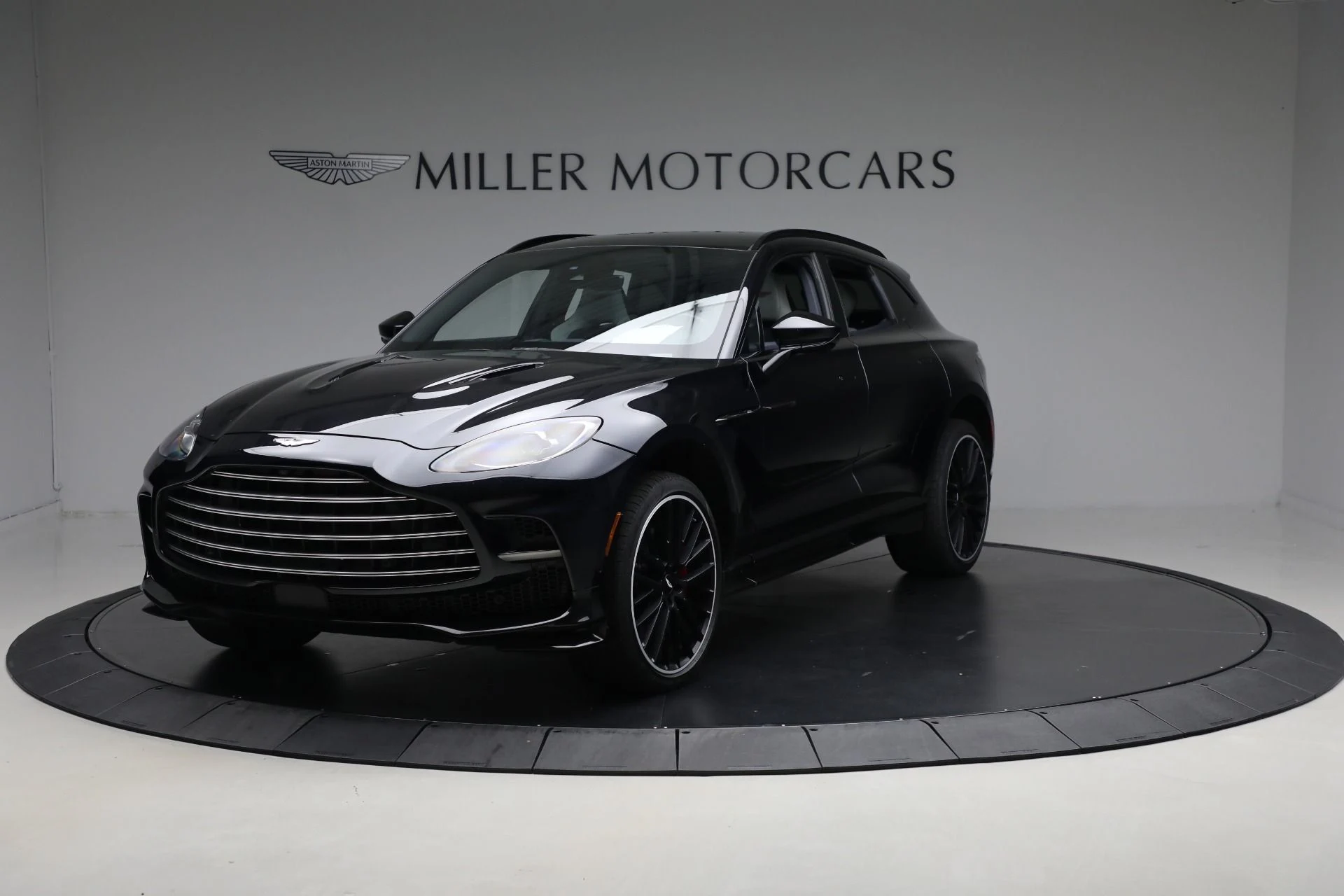 mph000_895603202_Used_2023_Aston_Martin_DBX_707_6b95602a26