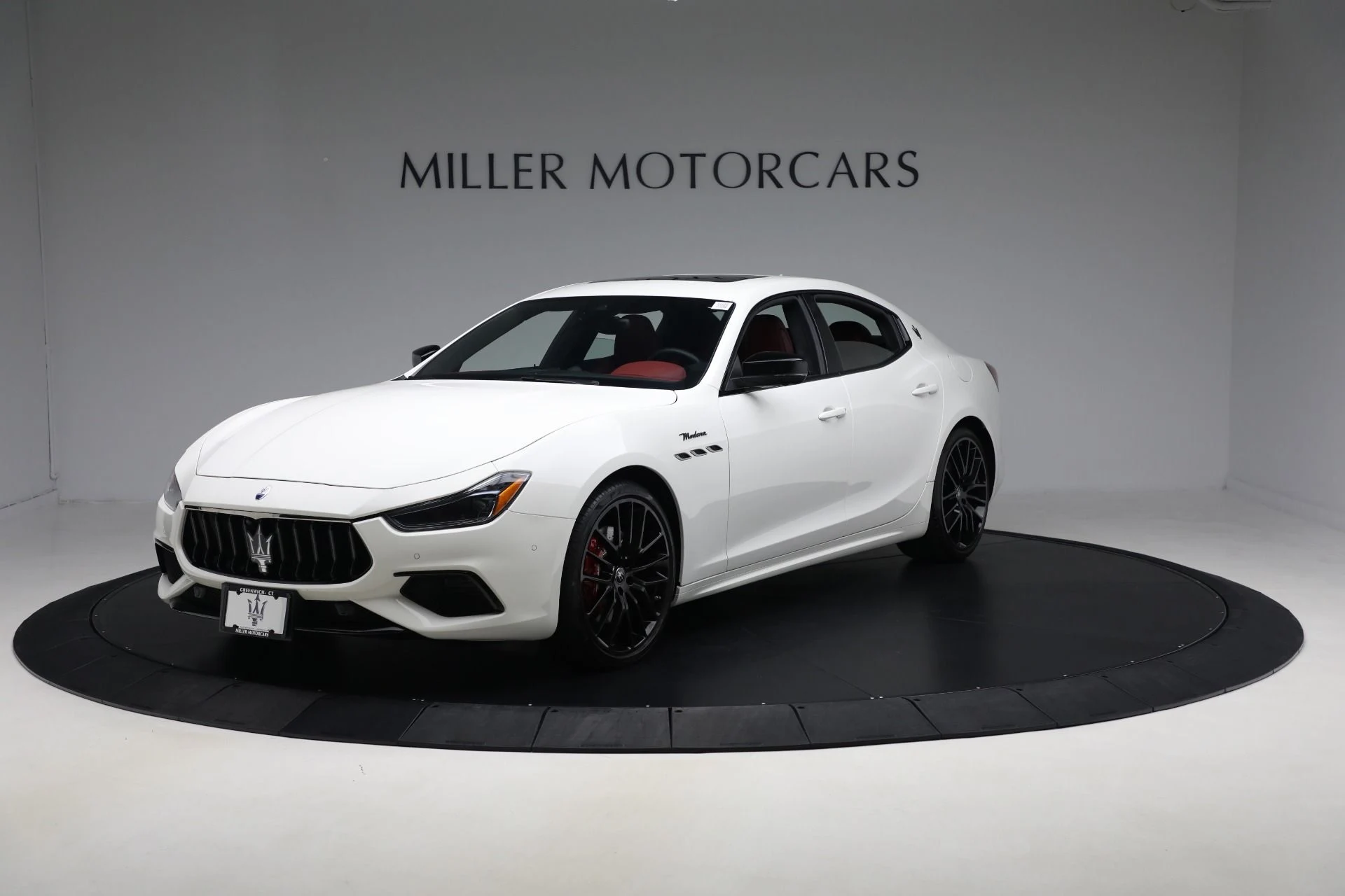 mph000_913934453_Used_2022_Maserati_Ghibli_Modena_Q4_d9370987bb