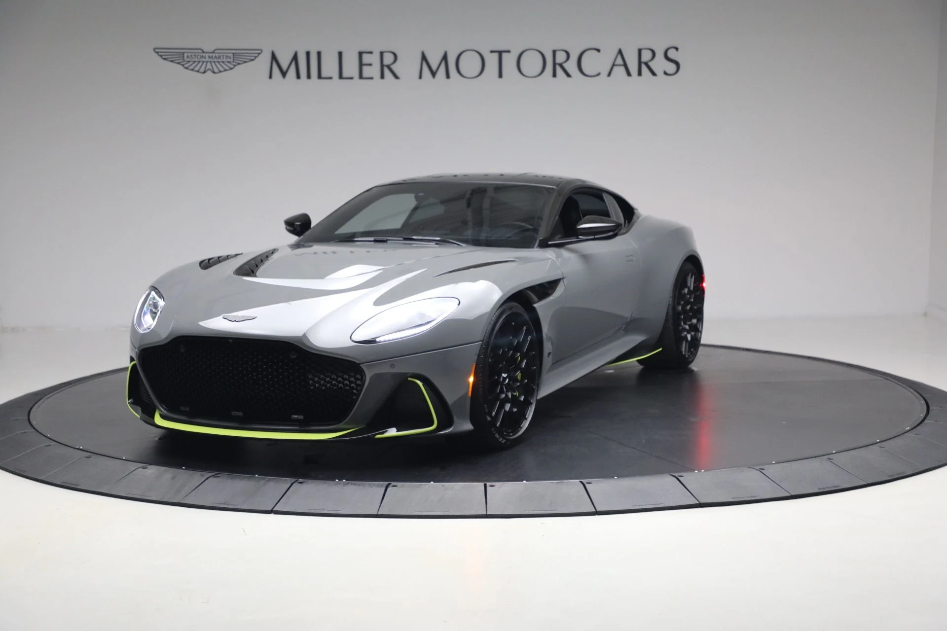 mph000_919131187_Used_2023_Aston_Martin_DBS_770_Ultimate_1786363390_68be914ae5