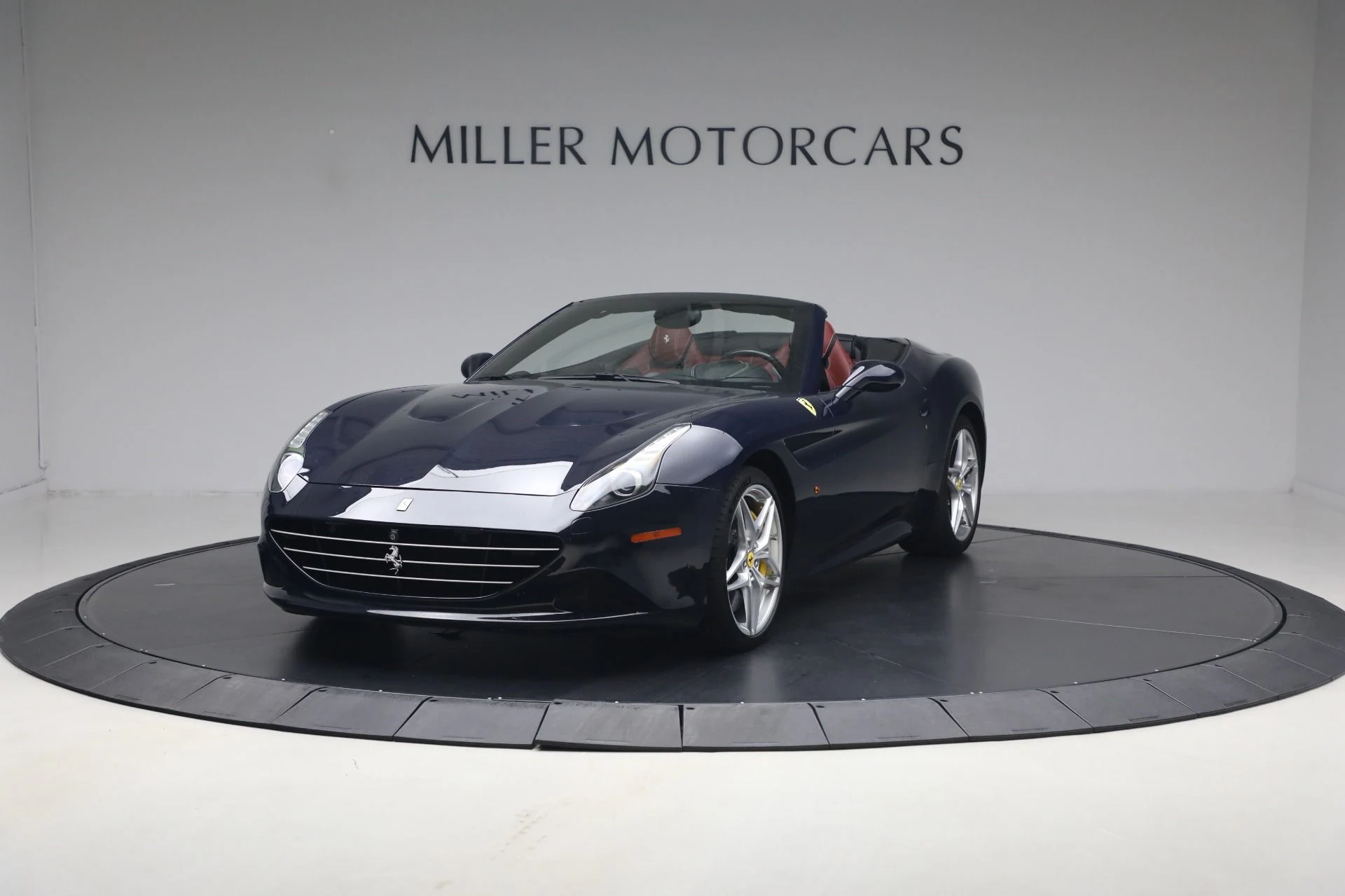 mph000_922605550_Used_2016_Ferrari_California_T_1779312555_56197cc3bc