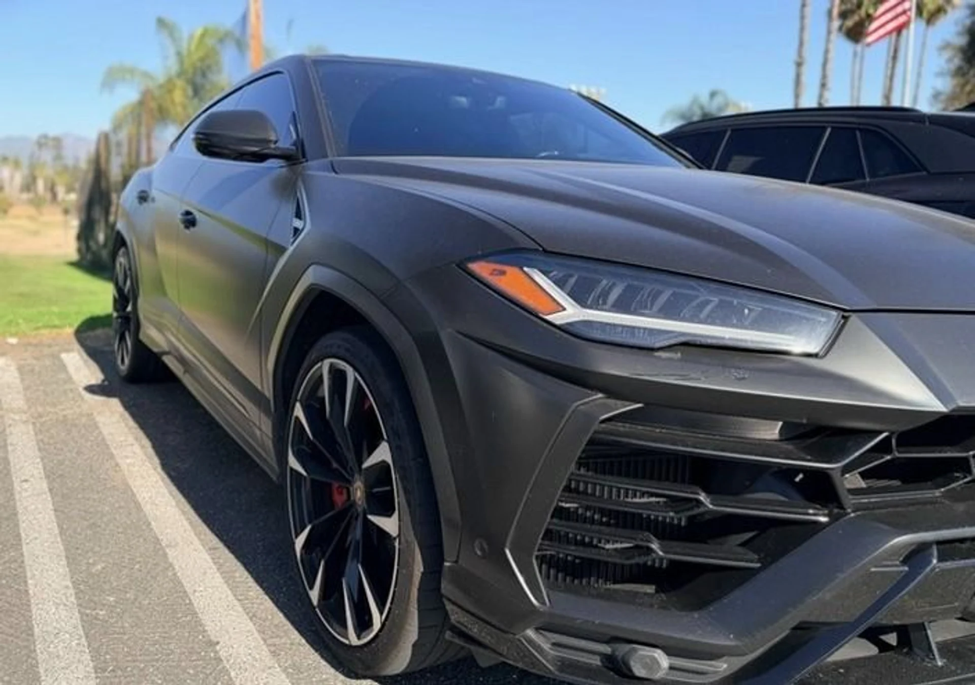 mph000_927306990_Used_2022_Lamborghini_Urus_1762196936_5f07b80975