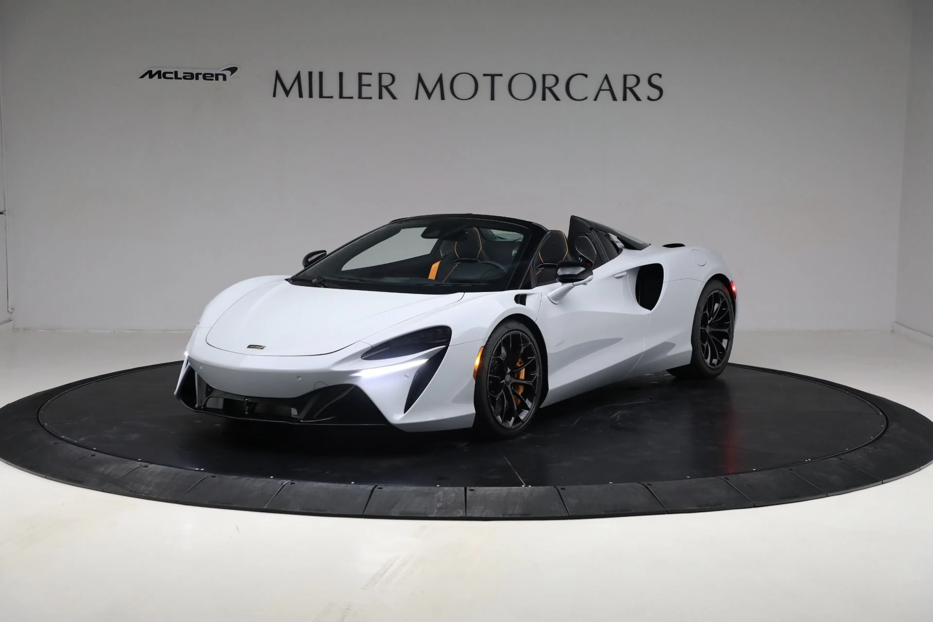 mph000_931701587_New_2025_Mc_Laren_Artura_Spider_Tech_Lux_09117608f3