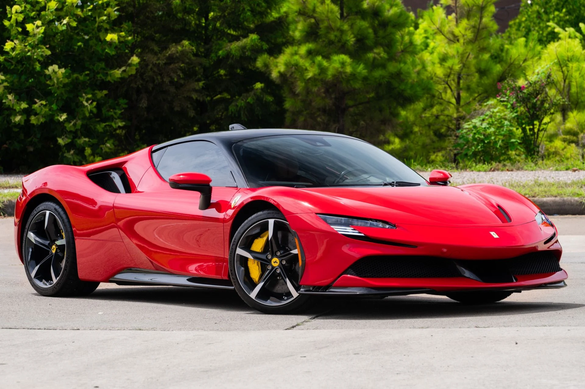 mph000_961737716_Used_2023_Ferrari_SF_90_Stradale_1753986434_d8406eb51b