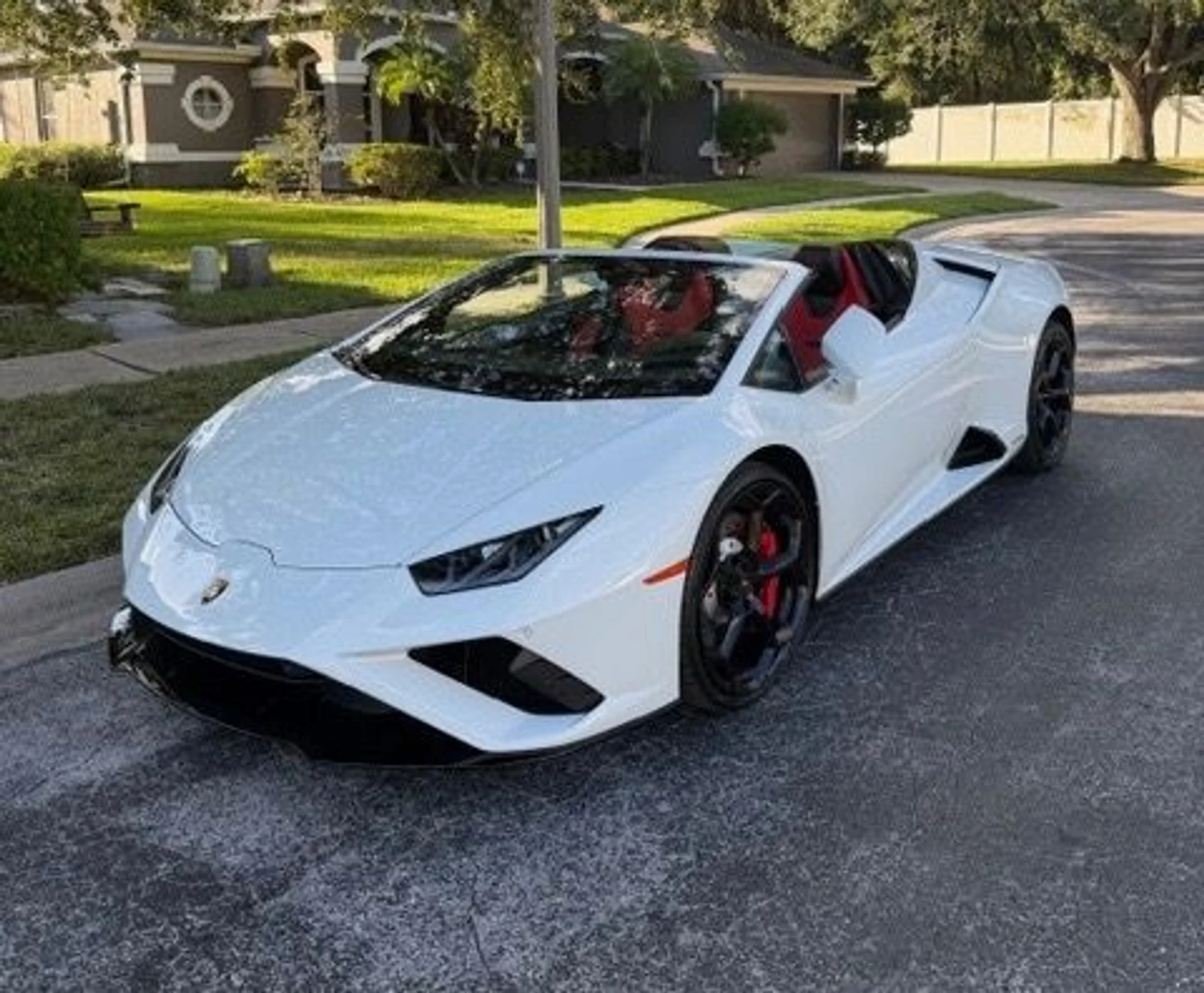 mph000_973847924_Used_2022_Lamborghini_Huracan_EVO_Spyder_1762276821_44422a5948