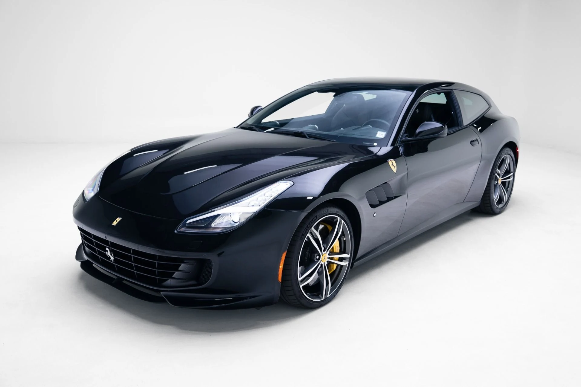 mph000_976751598_Used_2018_Ferrari_GTC_4_Lusso_1768413876_db967cc6f5