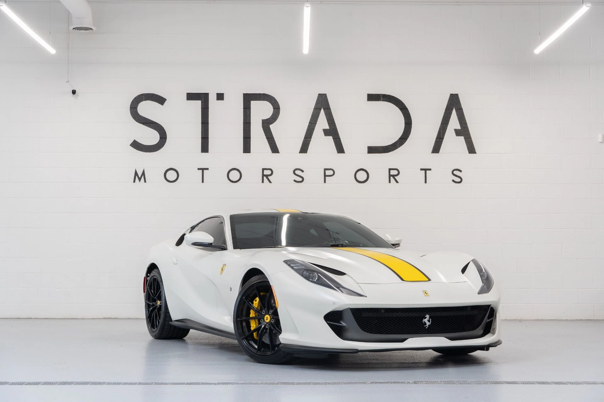 mph000_992252782_Used_2020_Ferrari_812_Superfast_1757714829_f70009dec2