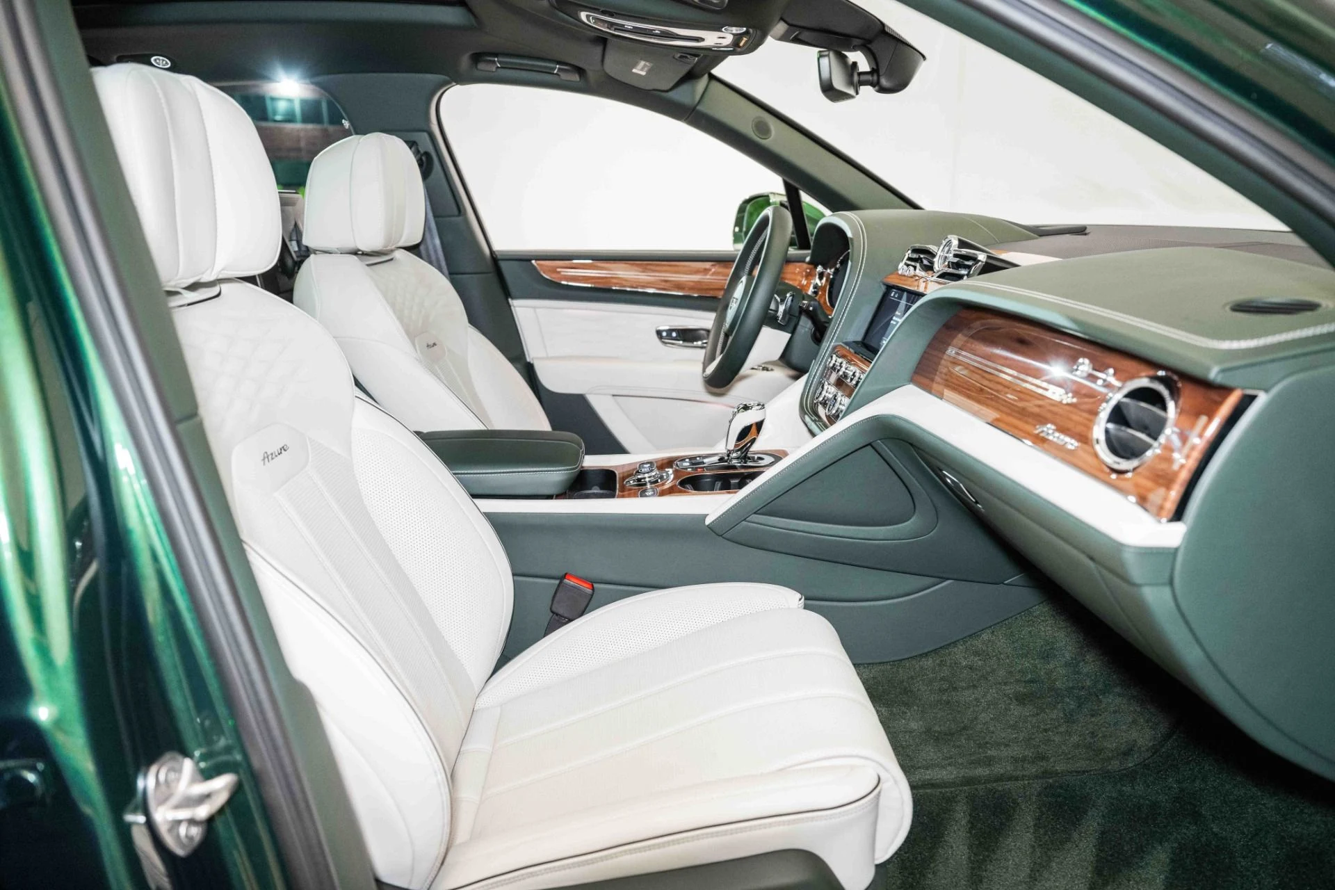 mph001_1000860077_Used_2023_Bentley_Bentayga_EWB_Azure_V8_1716828034_6d03a033ac