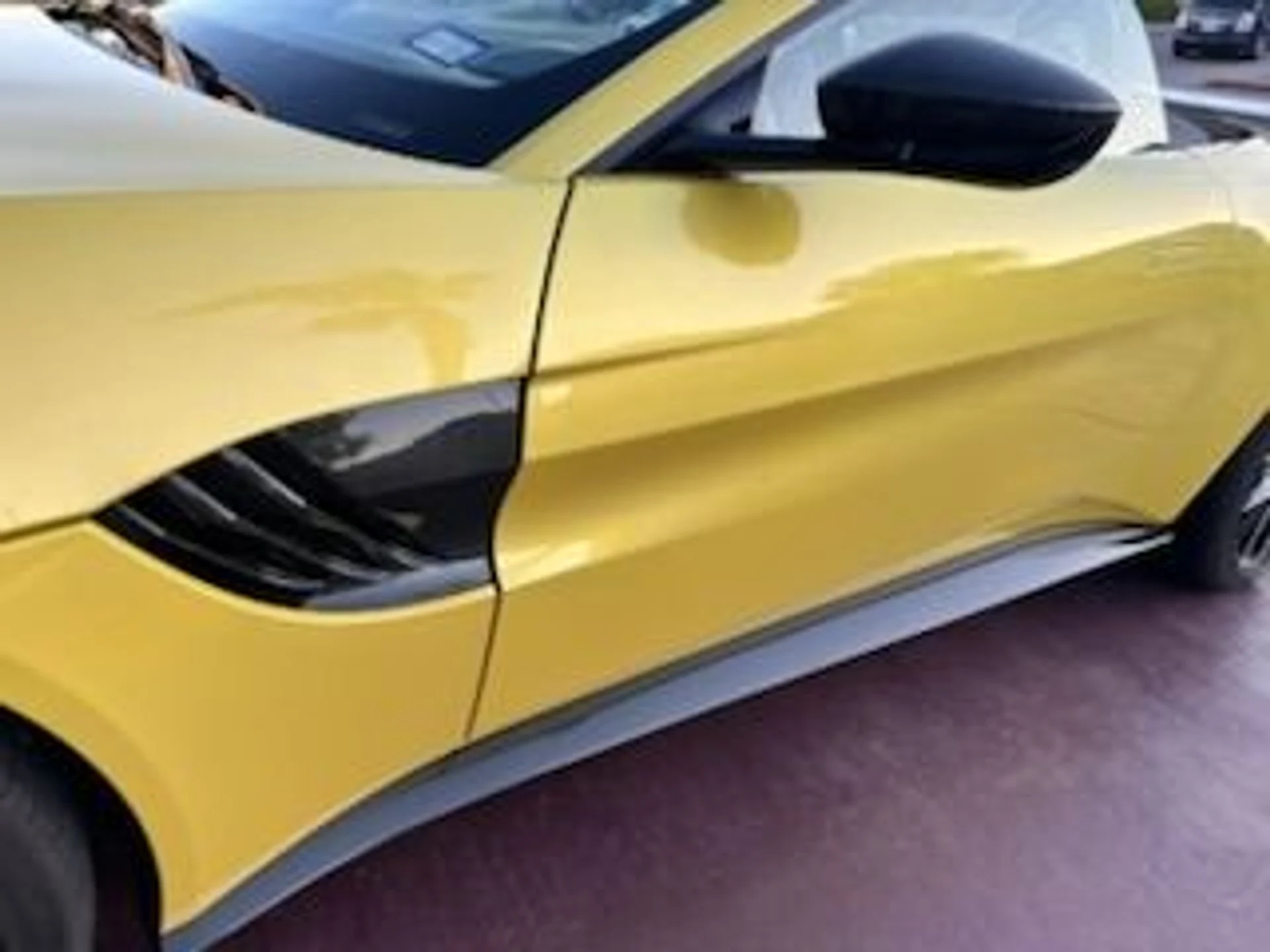 mph001_1003209285_Used_2021_Aston_Martin_Vantage_1759360306_4ccd1d1b85