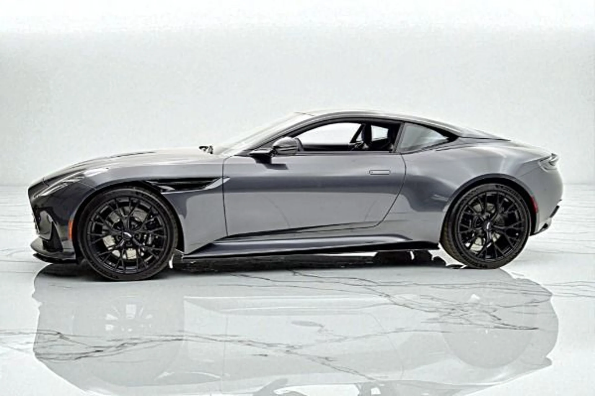 mph001_100991832_Used_2024_Aston_Martin_DB_12_Coupe_7adb2415e8