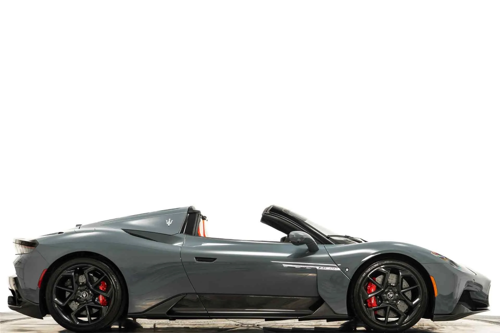 mph001_1011357758_Used_2023_Maserati_MC_20_Cielo_1755620667_77e0e51501